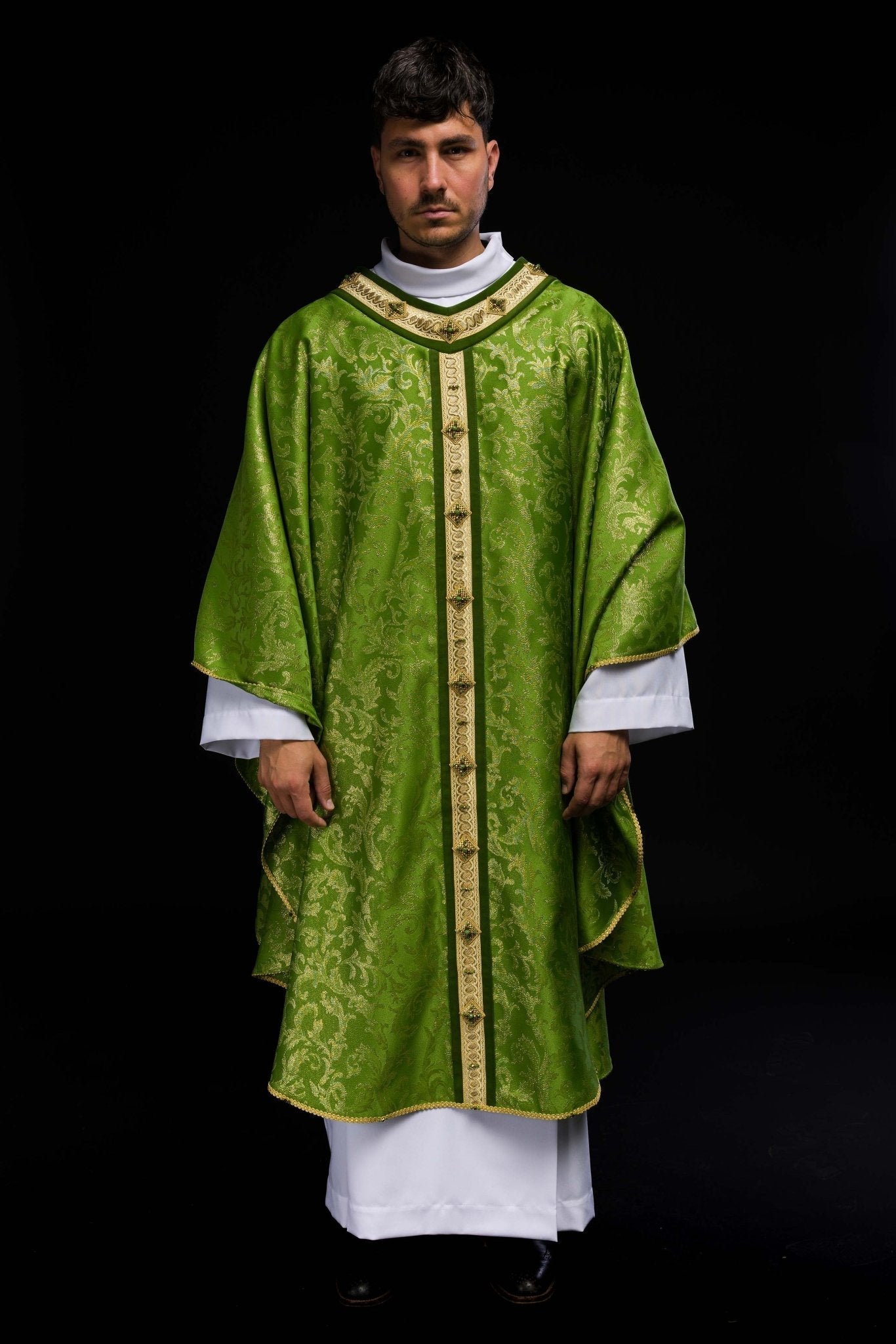 Chasuble faite à la main avec des pierres naturelles Handmade 7003 HM/7003/01/90 - CHASUBLES.FR