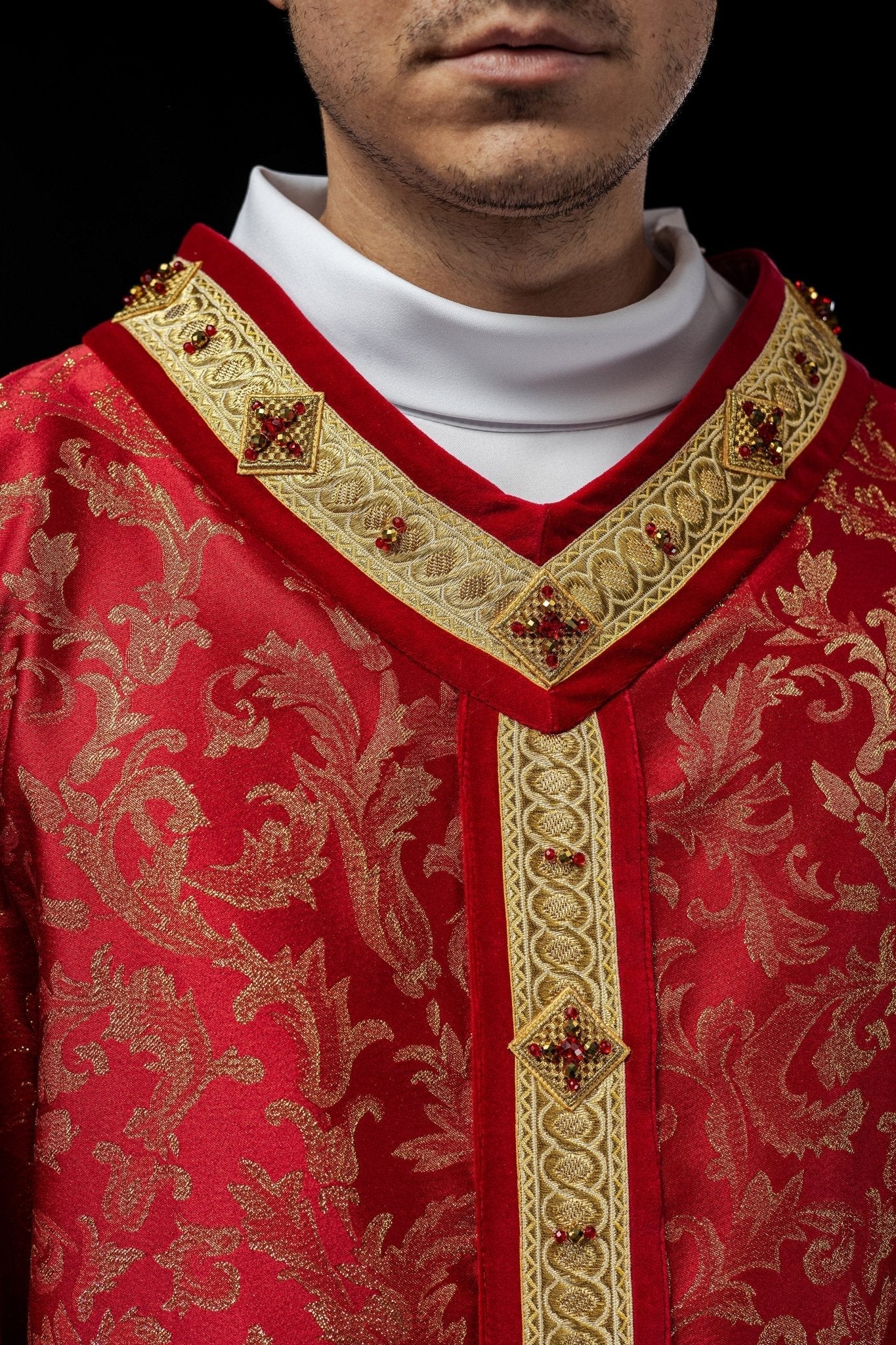 Chasuble faite à la main avec pierres naturelles Fait à la main 7003 HM/7003/02/90 - CHASUBLES.FR