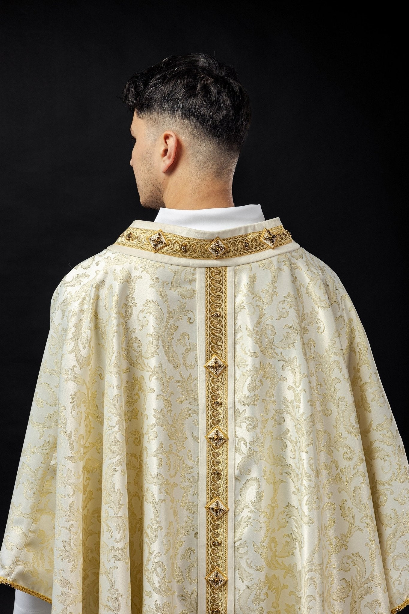 Chasuble faite à la main avec pierres naturelles Fait à la main 7003 HM/7003/05/90 - CHASUBLES.FR