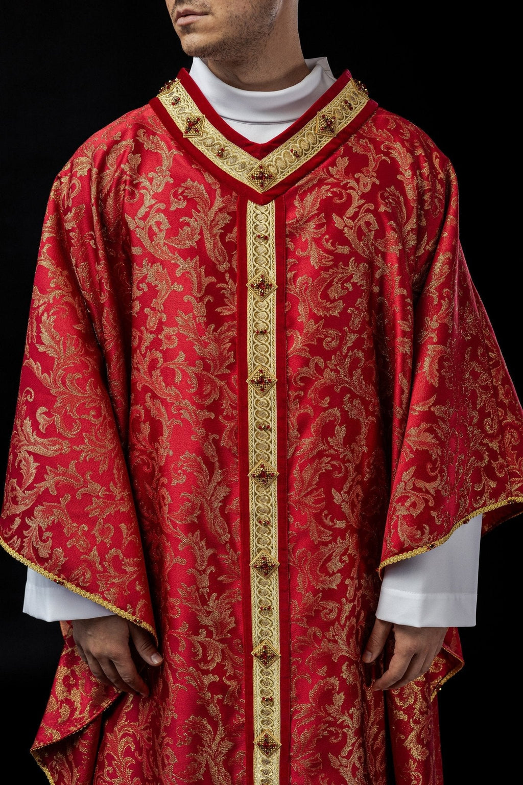 Chasuble faite à la main avec pierres naturelles Fait à la main 7003 HM/7003/02/90 - CHASUBLES.FR