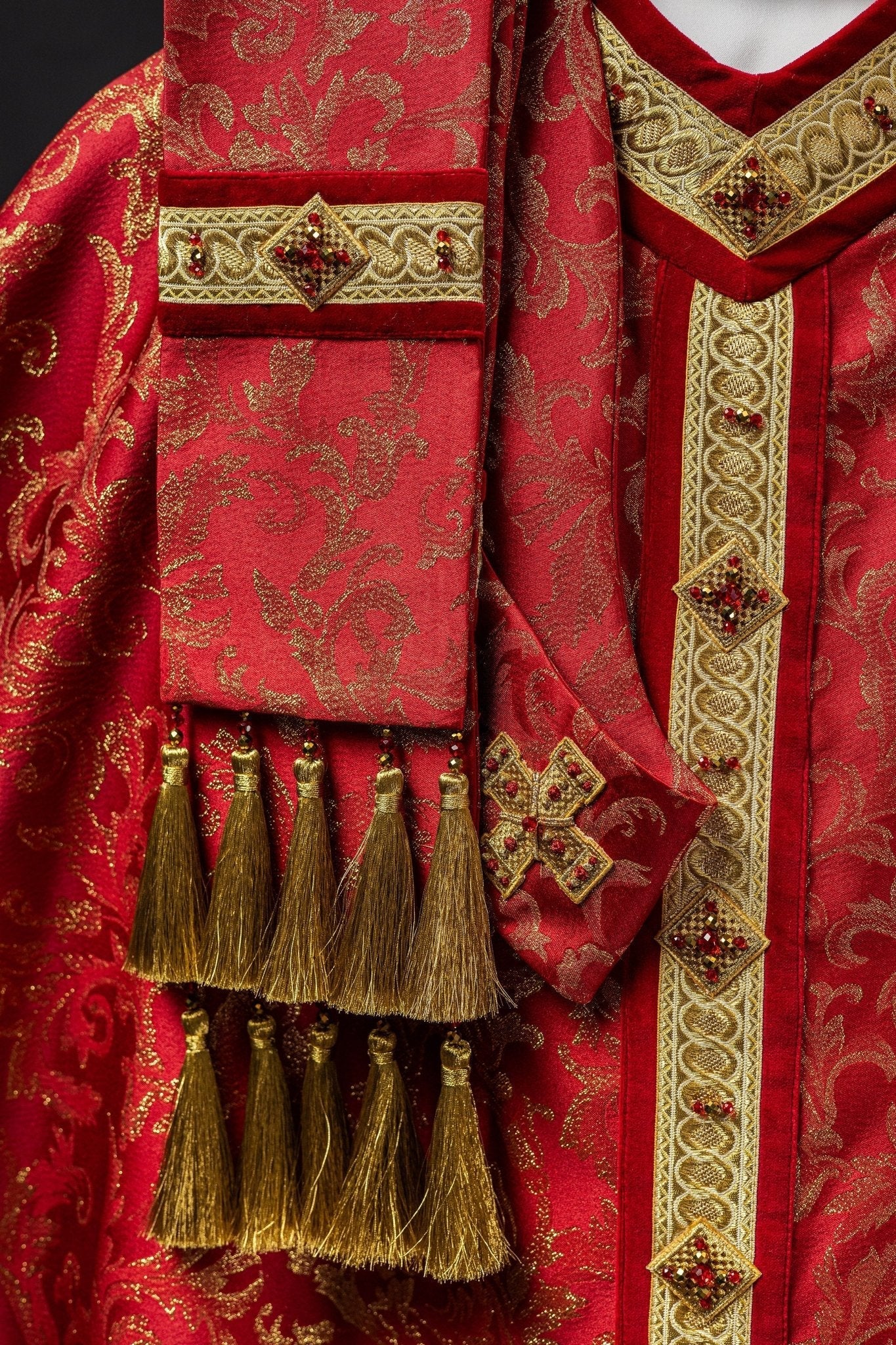 Chasuble faite à la main avec pierres naturelles Fait à la main 7003 HM/7003/02/90 - CHASUBLES.FR