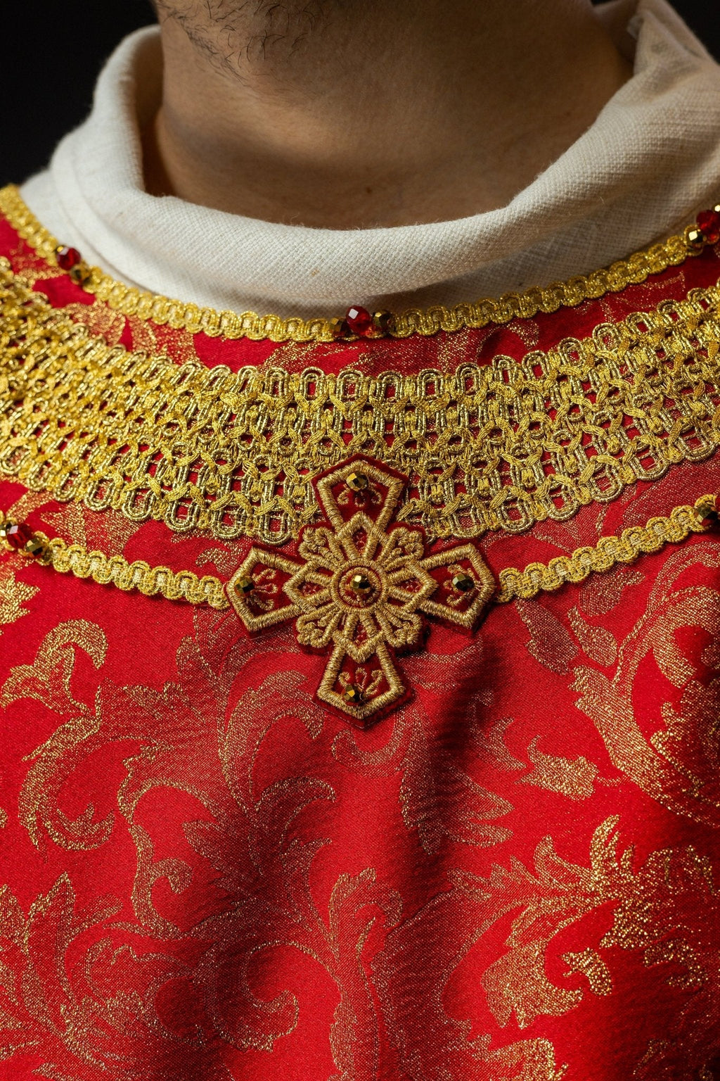 Chasuble faite à la main avec pierres naturelles Fait à la main 7010 HM/7010/02/90 - CHASUBLES.FR