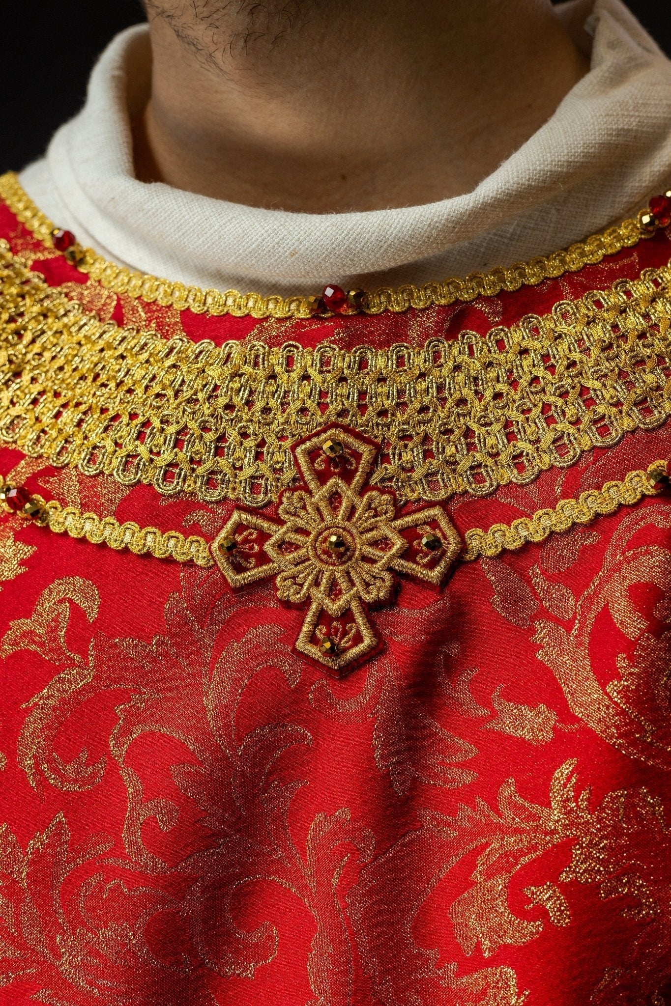 Chasuble faite à la main avec pierres naturelles Fait à la main 7010 HM/7010/02/90 - CHASUBLES.FR
