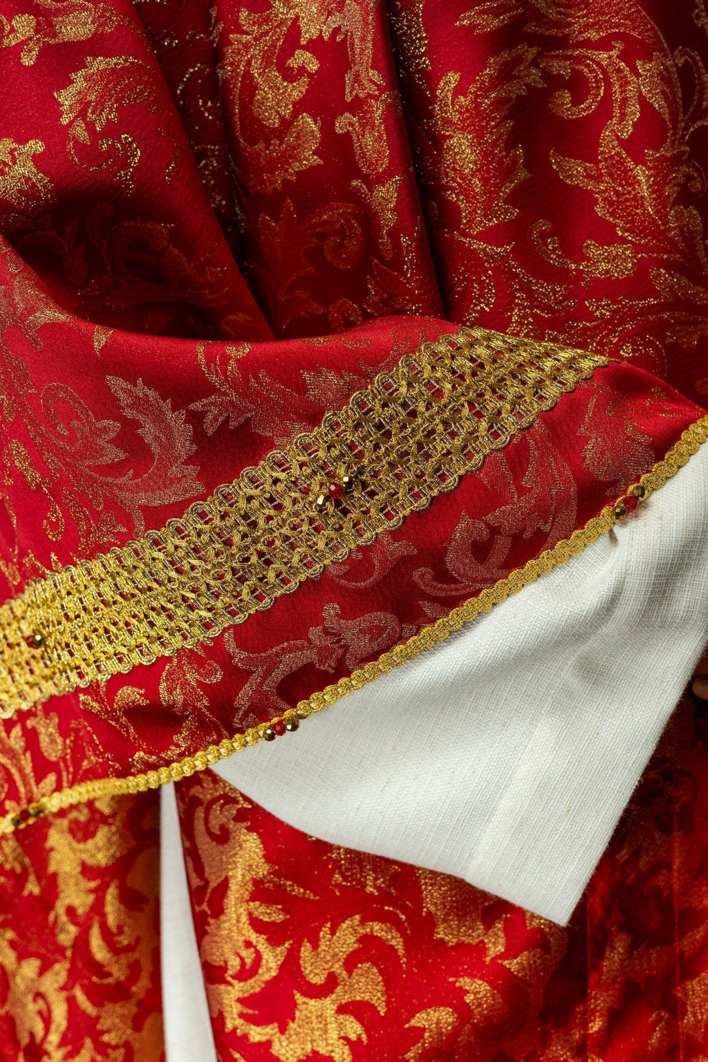 Chasuble faite à la main avec pierres naturelles Fait à la main 7010 HM/7010/02/90 - CHASUBLES.FR