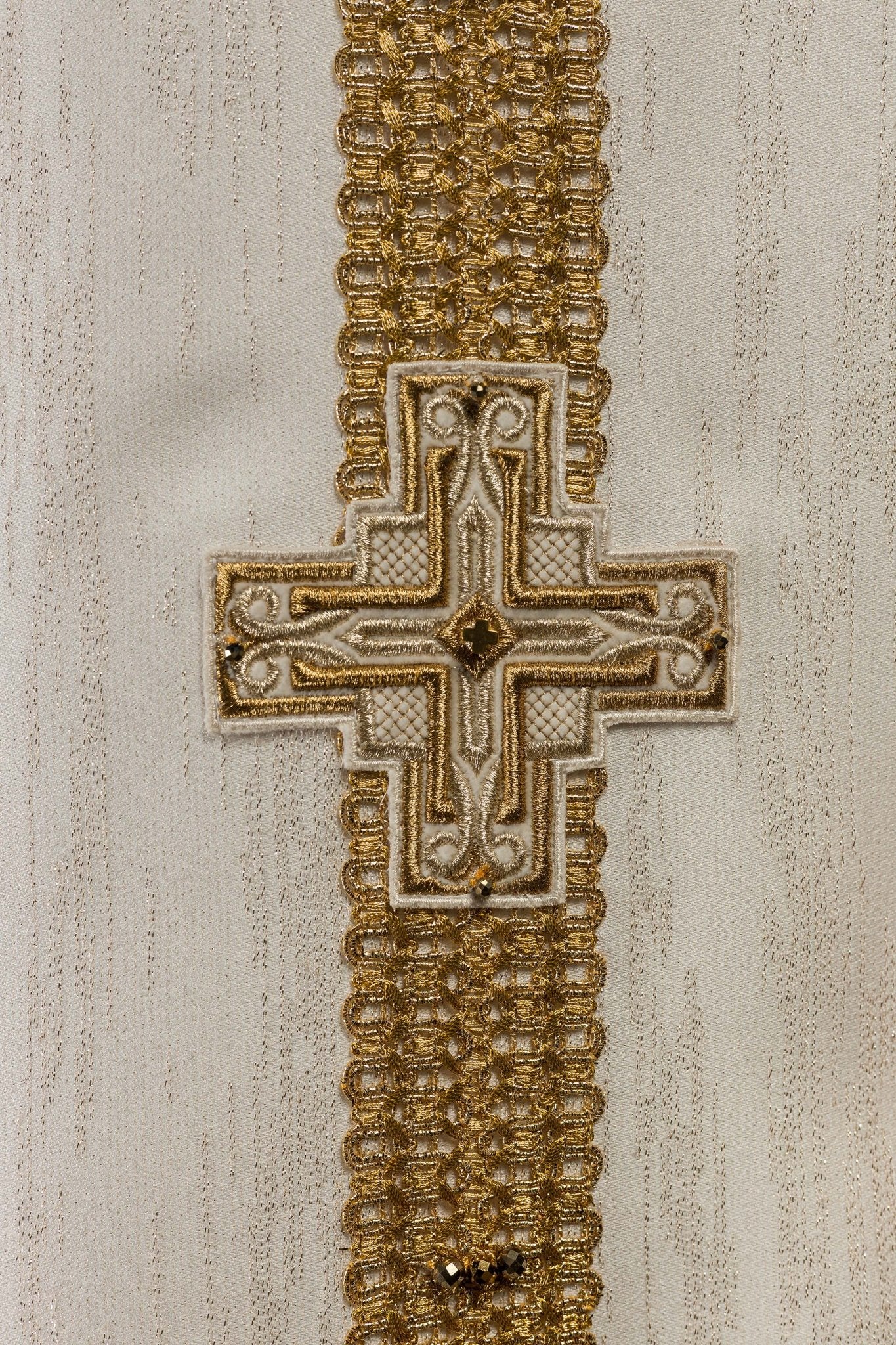 Chasuble faite à la main avec pierres naturelles Handmade 7015 Écru HM/7015/05/99 - CHASUBLES.FR