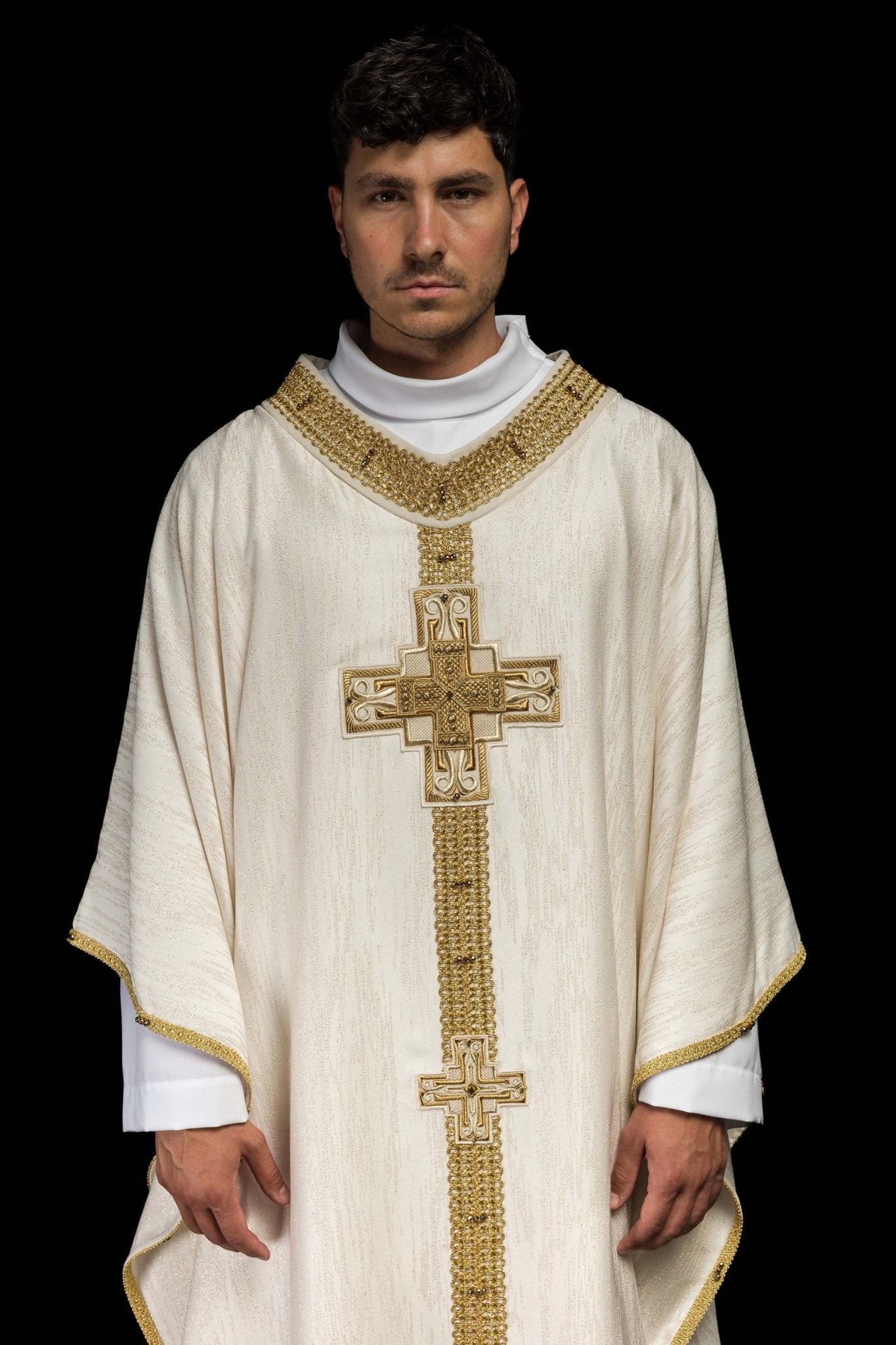 Chasuble faite à la main avec pierres naturelles Handmade 7015 Écru HM/7015/05/99 - CHASUBLES.FR