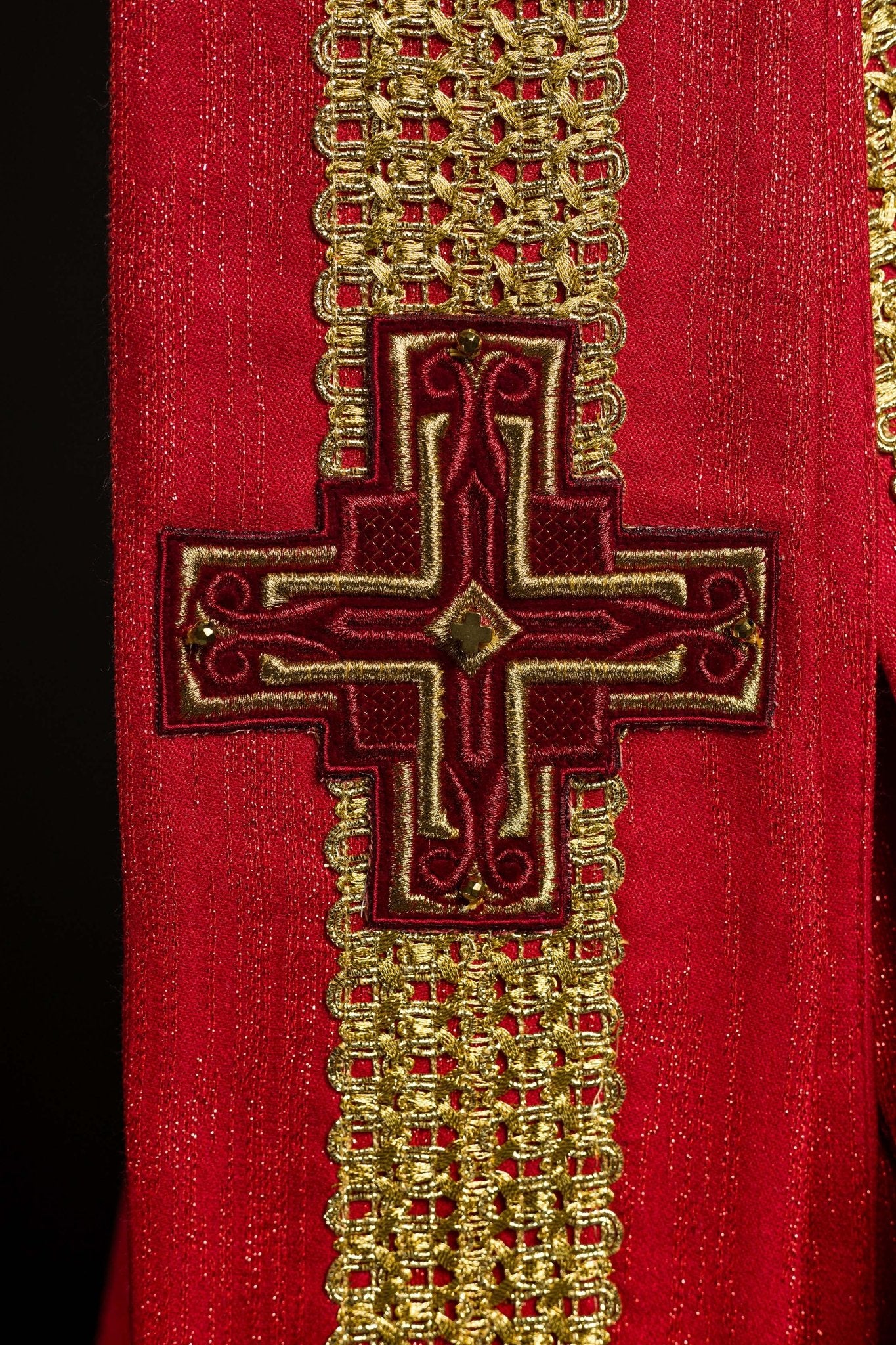 Chasuble faite à la main avec pierres naturelles Handmade 7015 Rouge HM/7015/02/99 - CHASUBLES.FR