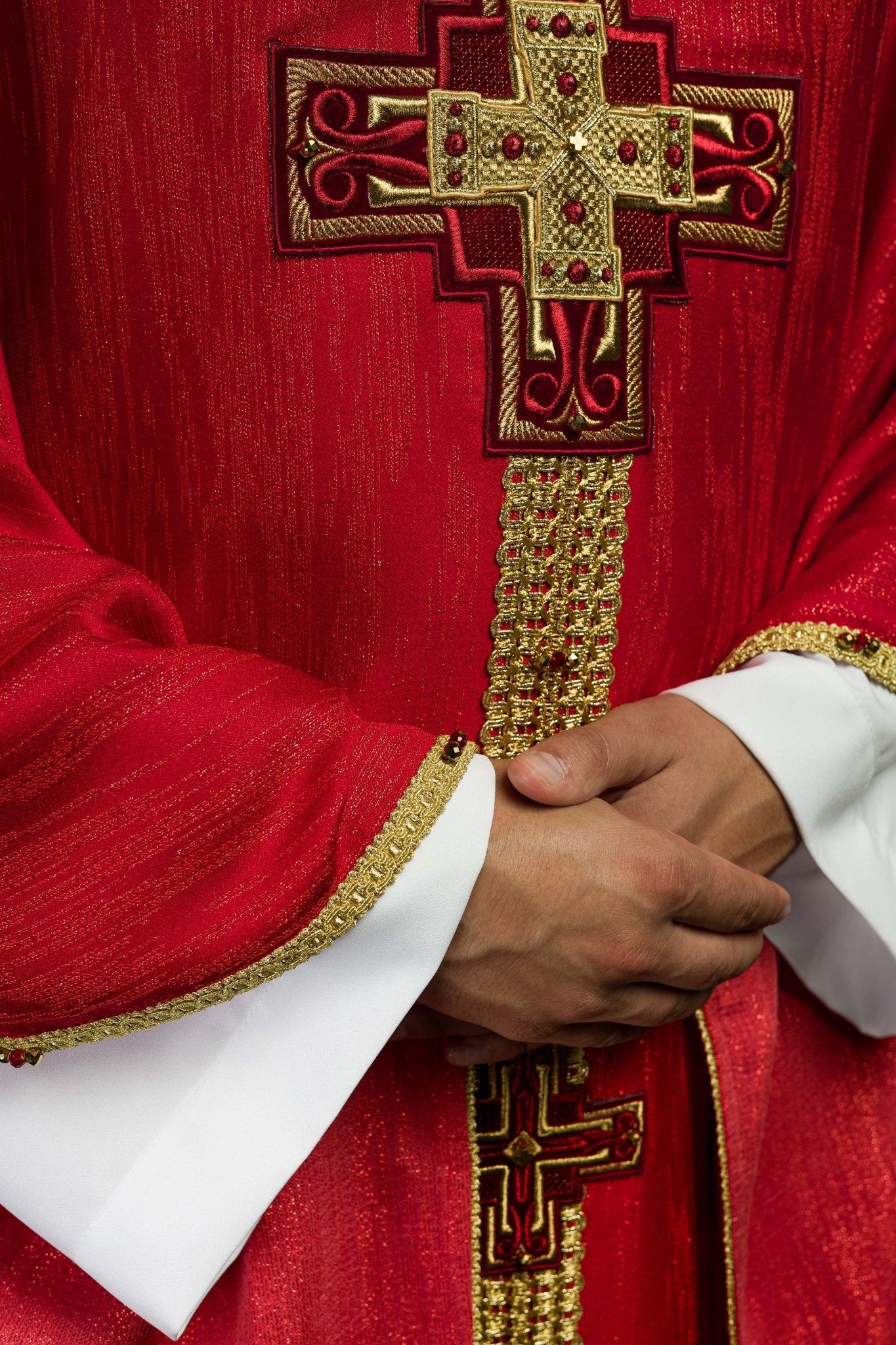 Chasuble faite à la main avec pierres naturelles Handmade 7015 Rouge HM/7015/02/99 - CHASUBLES.FR