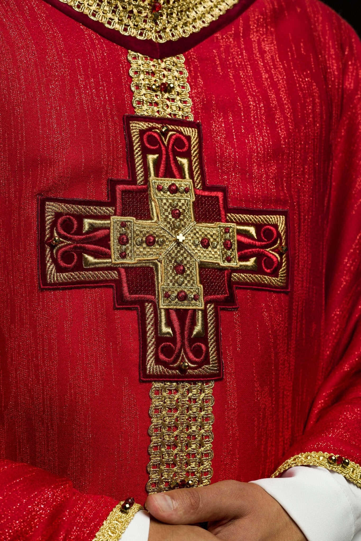 Chasuble faite à la main avec pierres naturelles Handmade 7015 Rouge HM/7015/02/99 - CHASUBLES.FR