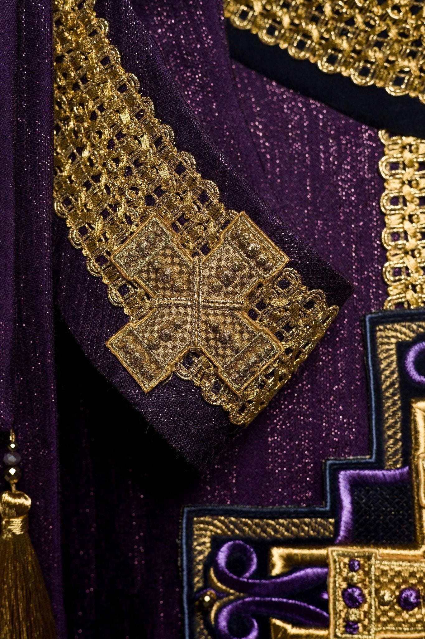 Chasuble faite à la main avec pierres naturelles Handmade 7015 Violet HM/7015/03/99 - CHASUBLES.FR