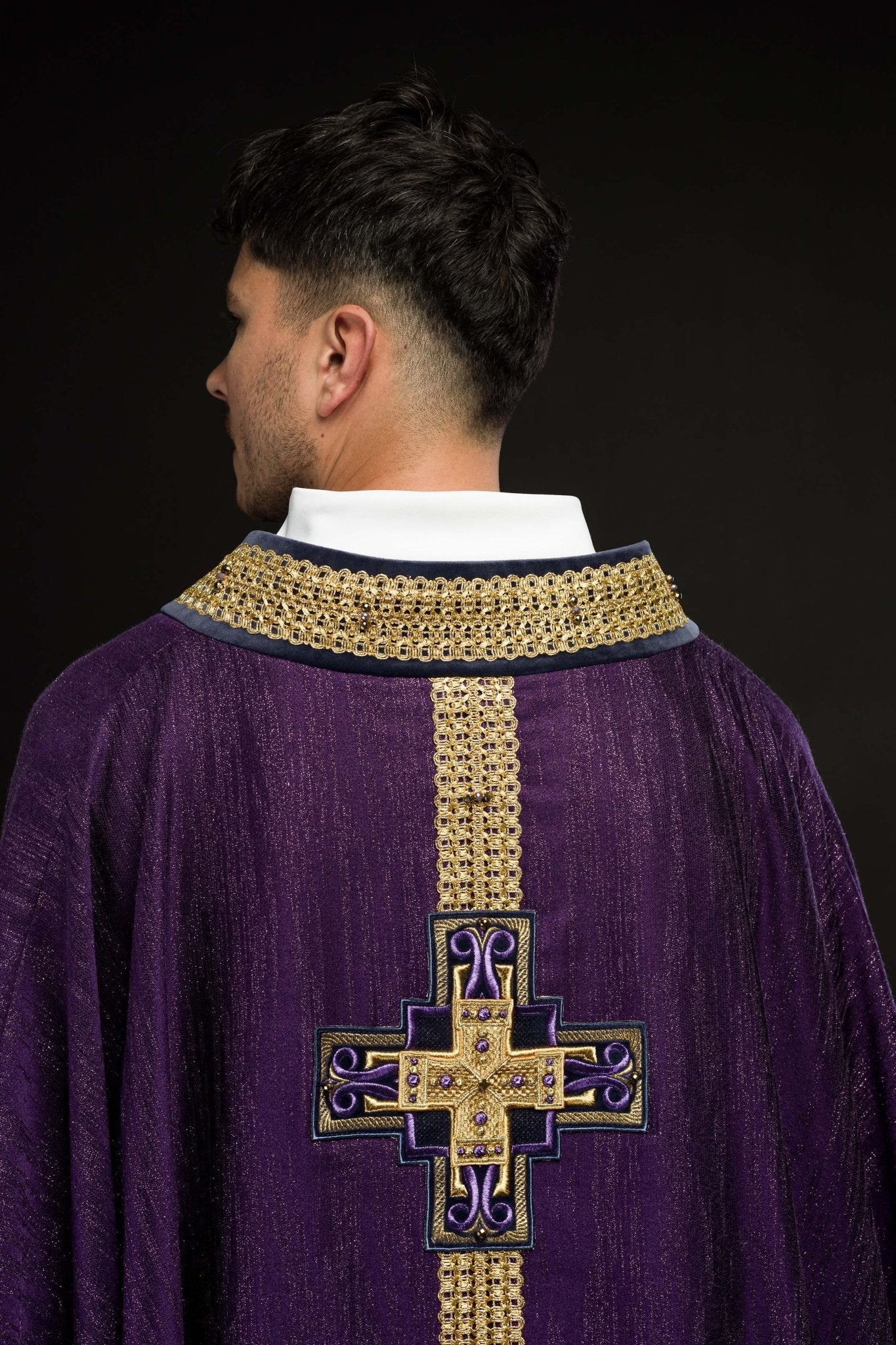 Chasuble faite à la main avec pierres naturelles Handmade 7015 Violet HM/7015/03/99 - CHASUBLES.FR