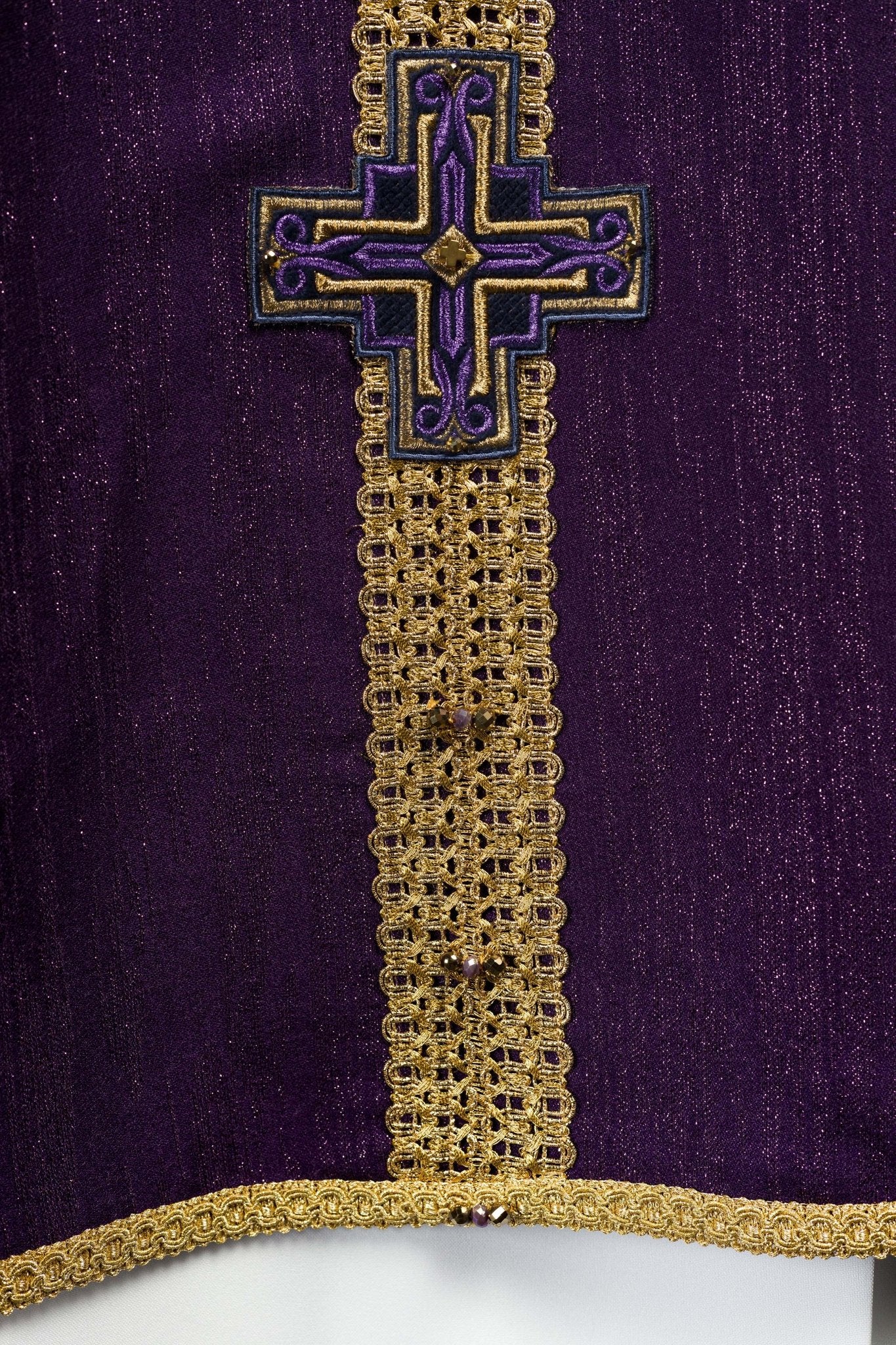 Chasuble faite à la main avec pierres naturelles Handmade 7015 Violet HM/7015/03/99 - CHASUBLES.FR