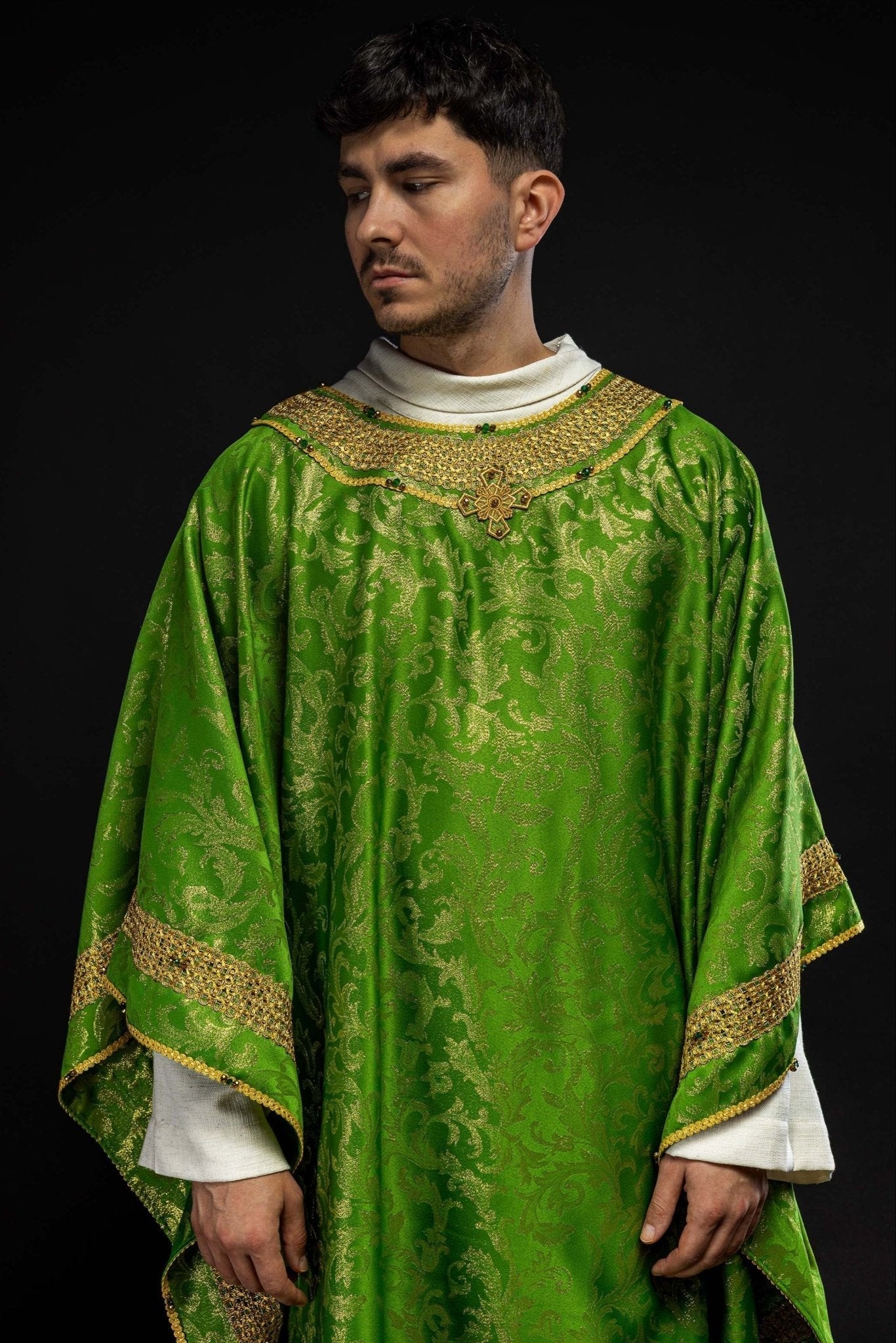 Chasuble faite main avec pierres naturelles Handmade 7010 Vert HM/7010/01/90 - CHASUBLES.FR