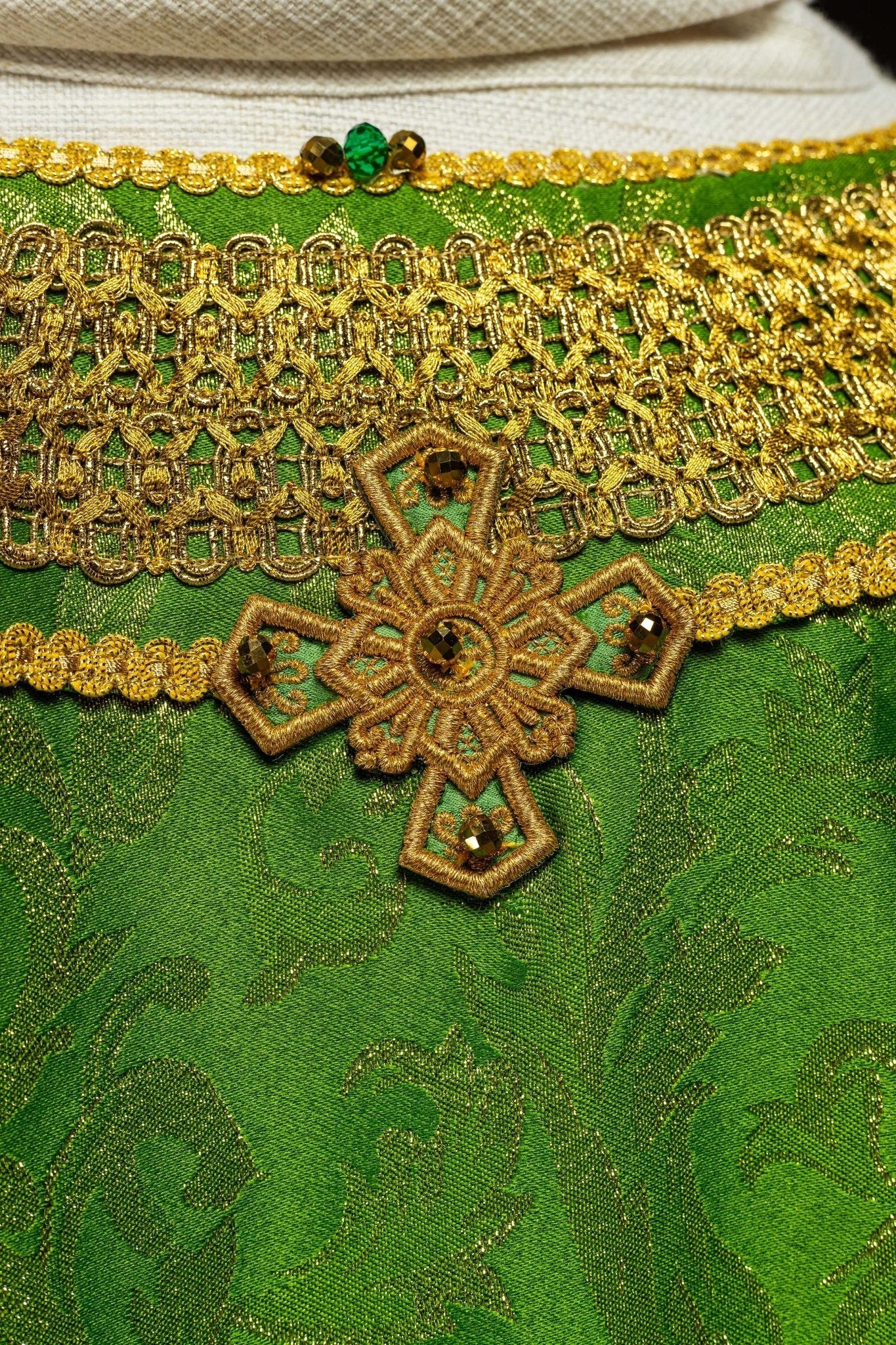 Chasuble faite main avec pierres naturelles Handmade 7010 Vert HM/7010/01/90 - CHASUBLES.FR