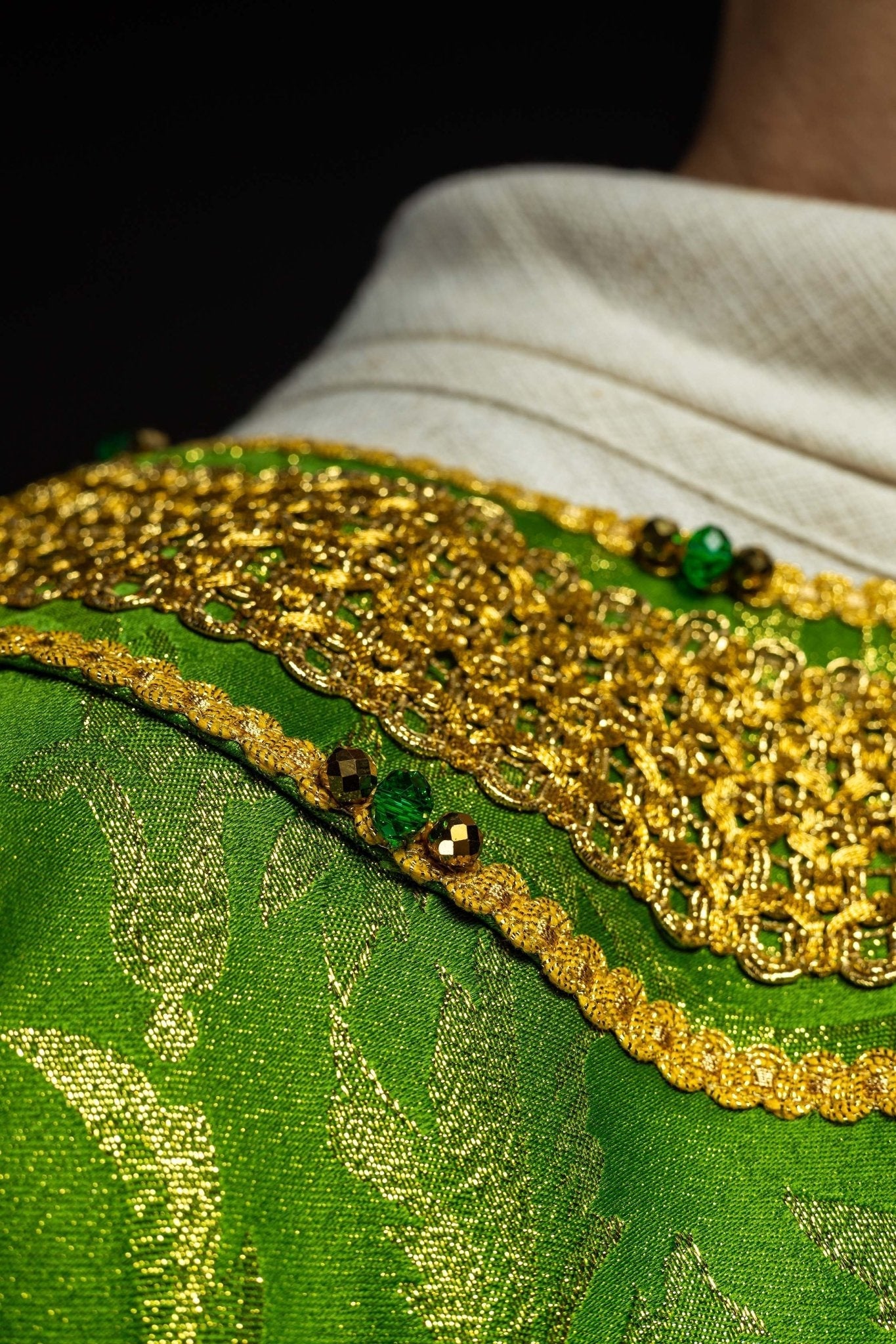 Chasuble faite main avec pierres naturelles Handmade 7010 Vert HM/7010/01/90 - CHASUBLES.FR