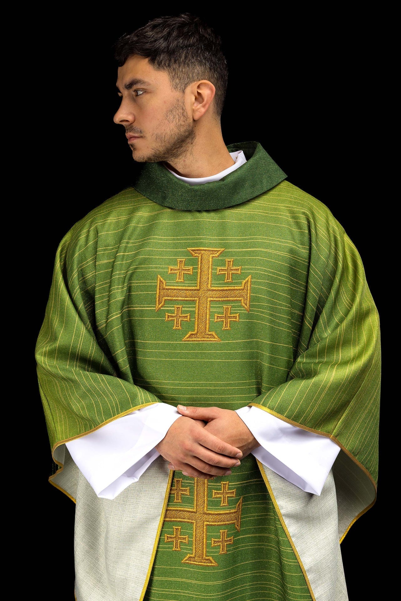 Chasuble imprimée avec Croix de Jérusalem verte KOD/7001/01/40 - CHASUBLES.FR