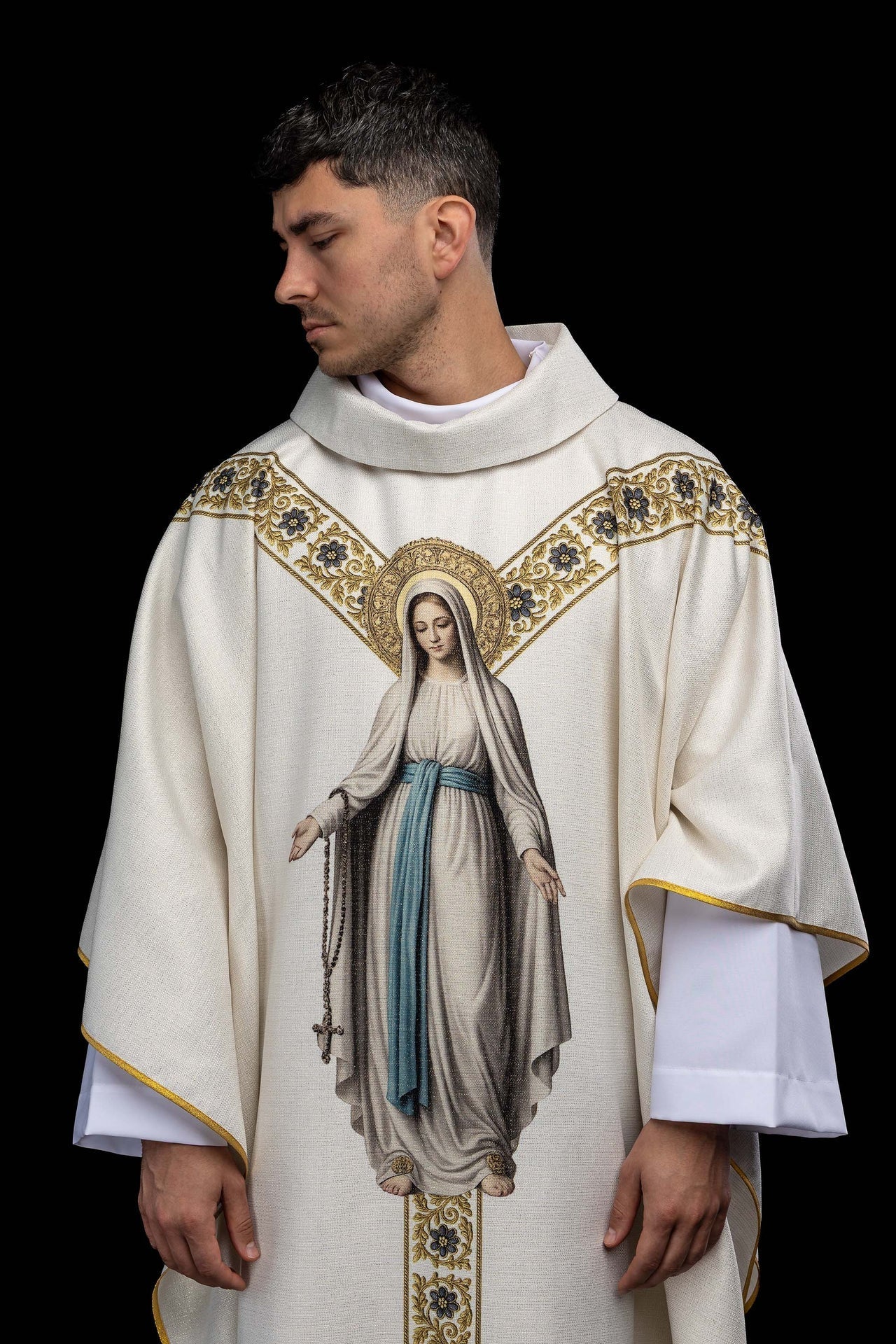 Chasuble imprimée avec l’image de Notre - Dame de Lourdes KOD/7003/05/40 - CHASUBLES.FR