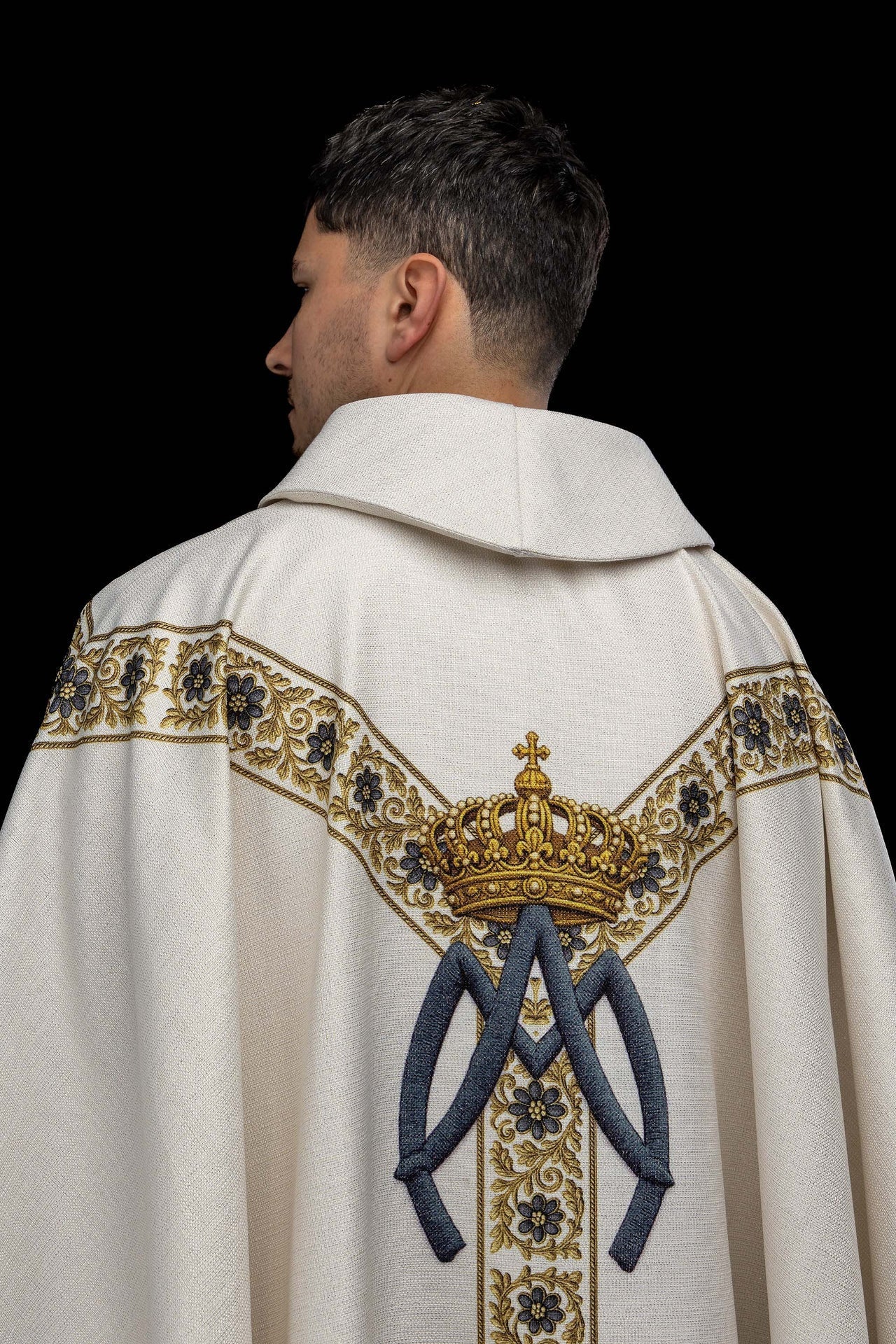 Chasuble imprimée avec l’image de Notre - Dame de Lourdes KOD/7003/05/40 - CHASUBLES.FR