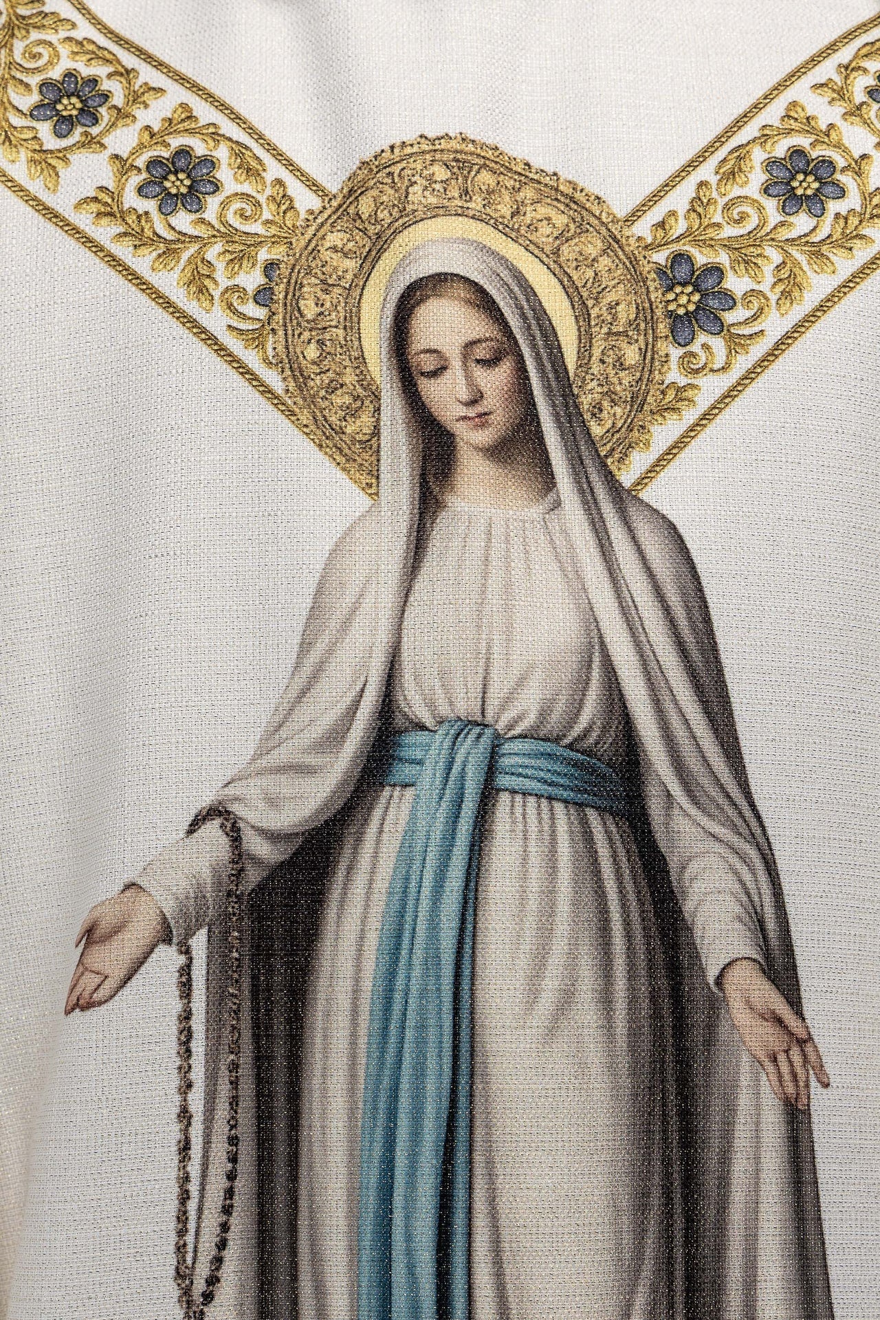 Chasuble imprimée avec l’image de Notre - Dame de Lourdes KOD/7003/05/40 - CHASUBLES.FR
