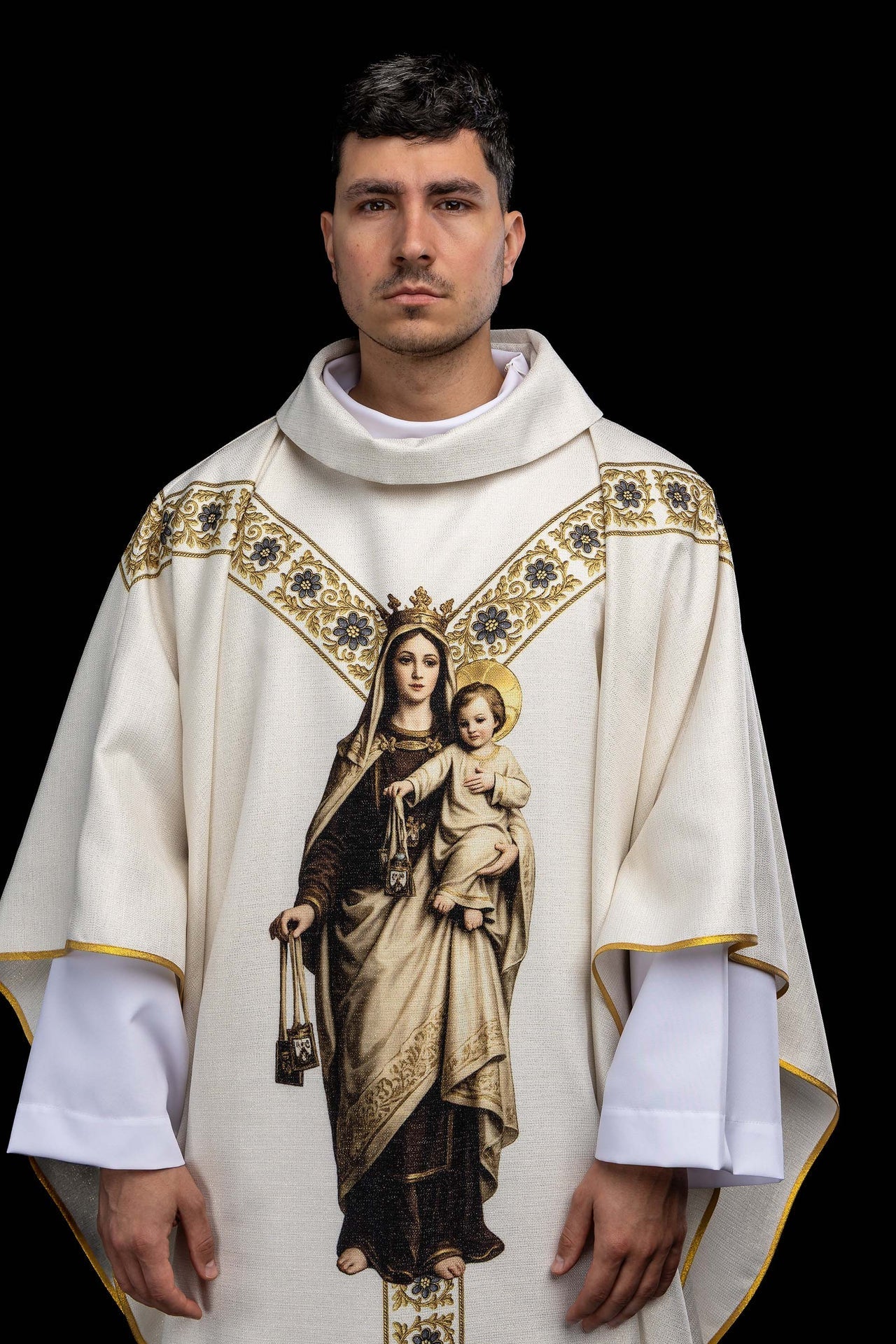 Chasuble imprimée avec l’image de Notre - Dame du Mont Carmel KOD/7004/05/40 - CHASUBLES.FR