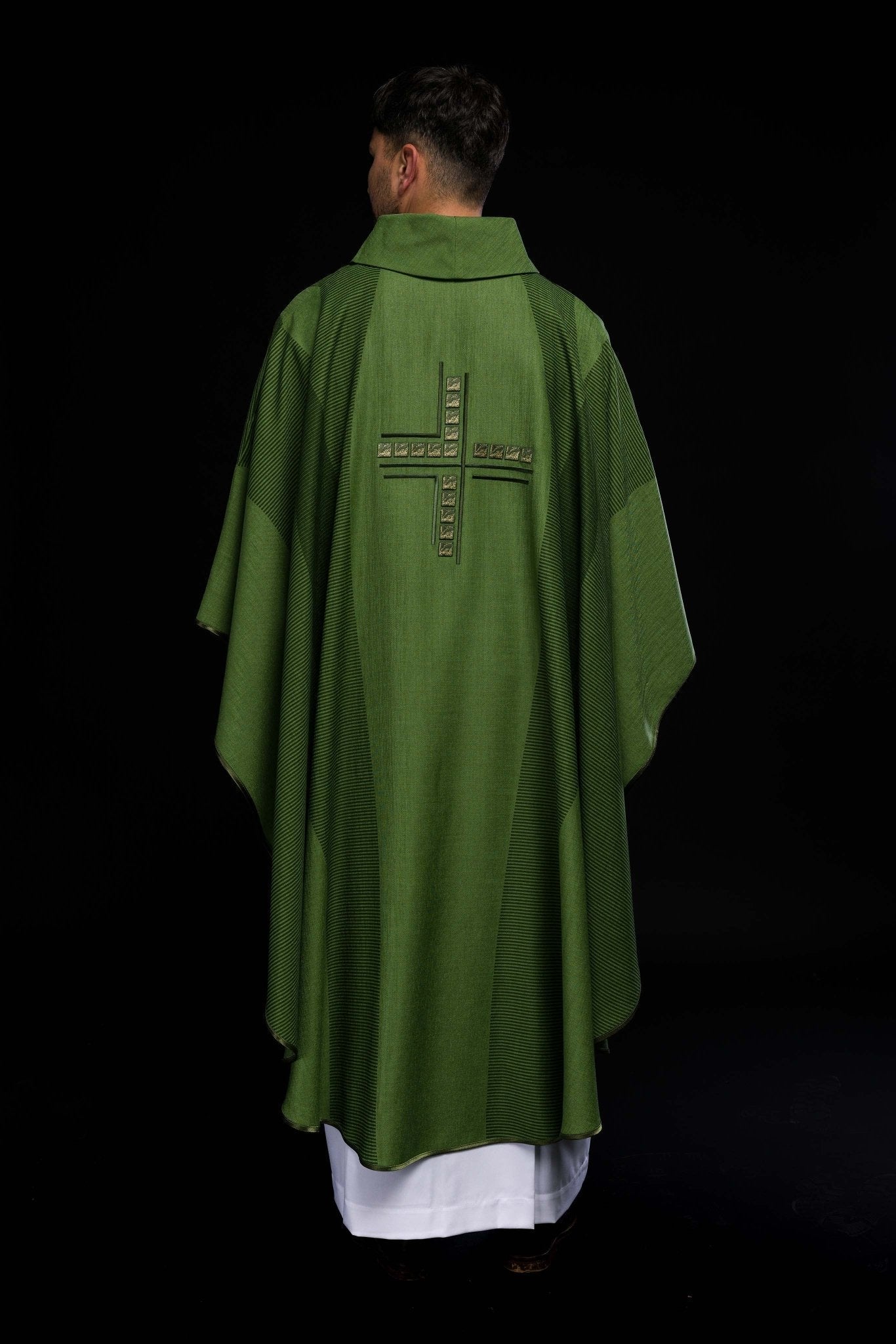 Chasuble litúrgico verde con cruz HA7036 - 01 ZIELONY - CHASUBLES.FR