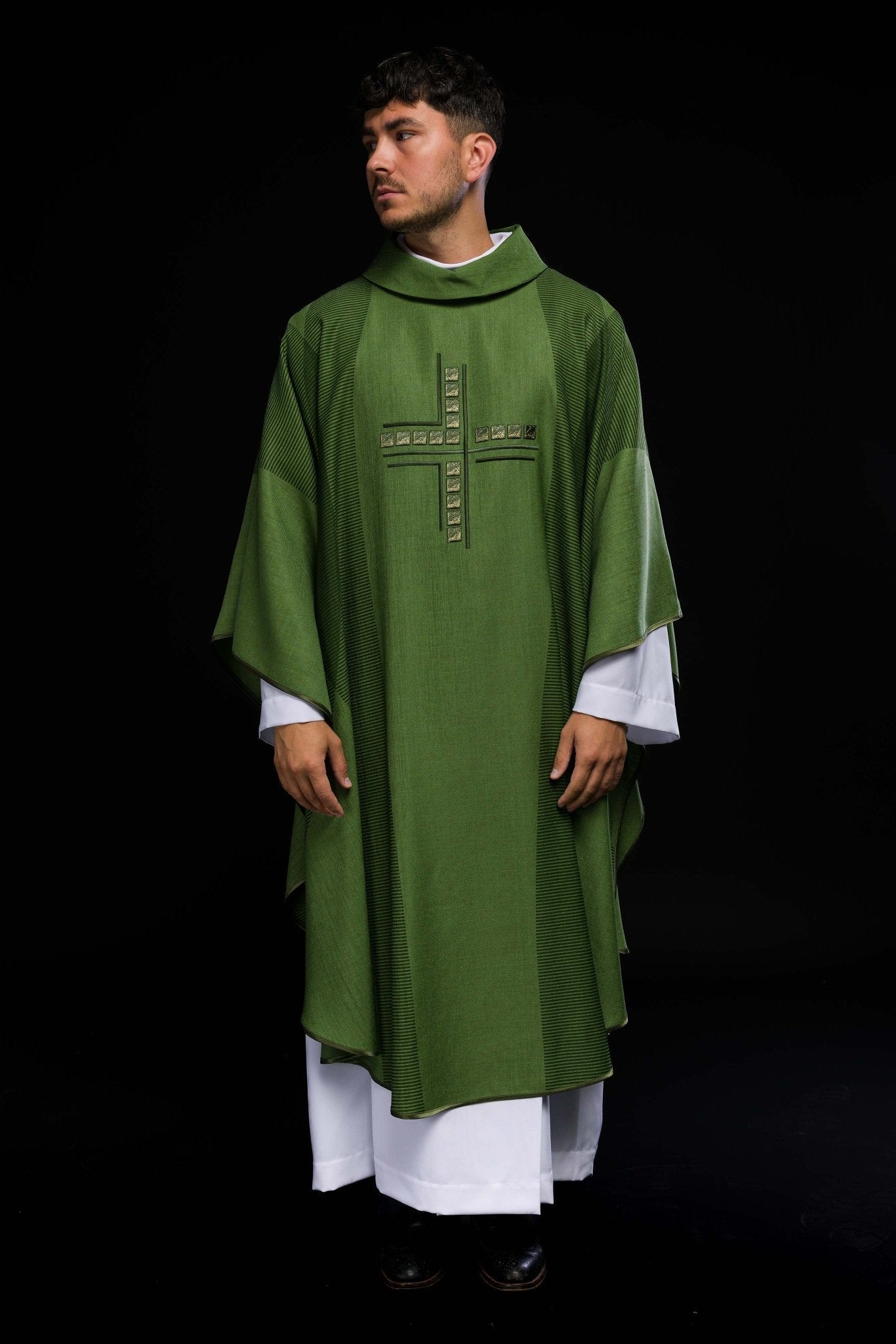 Chasuble litúrgico verde con cruz HA7036 - 01 ZIELONY - CHASUBLES.FR