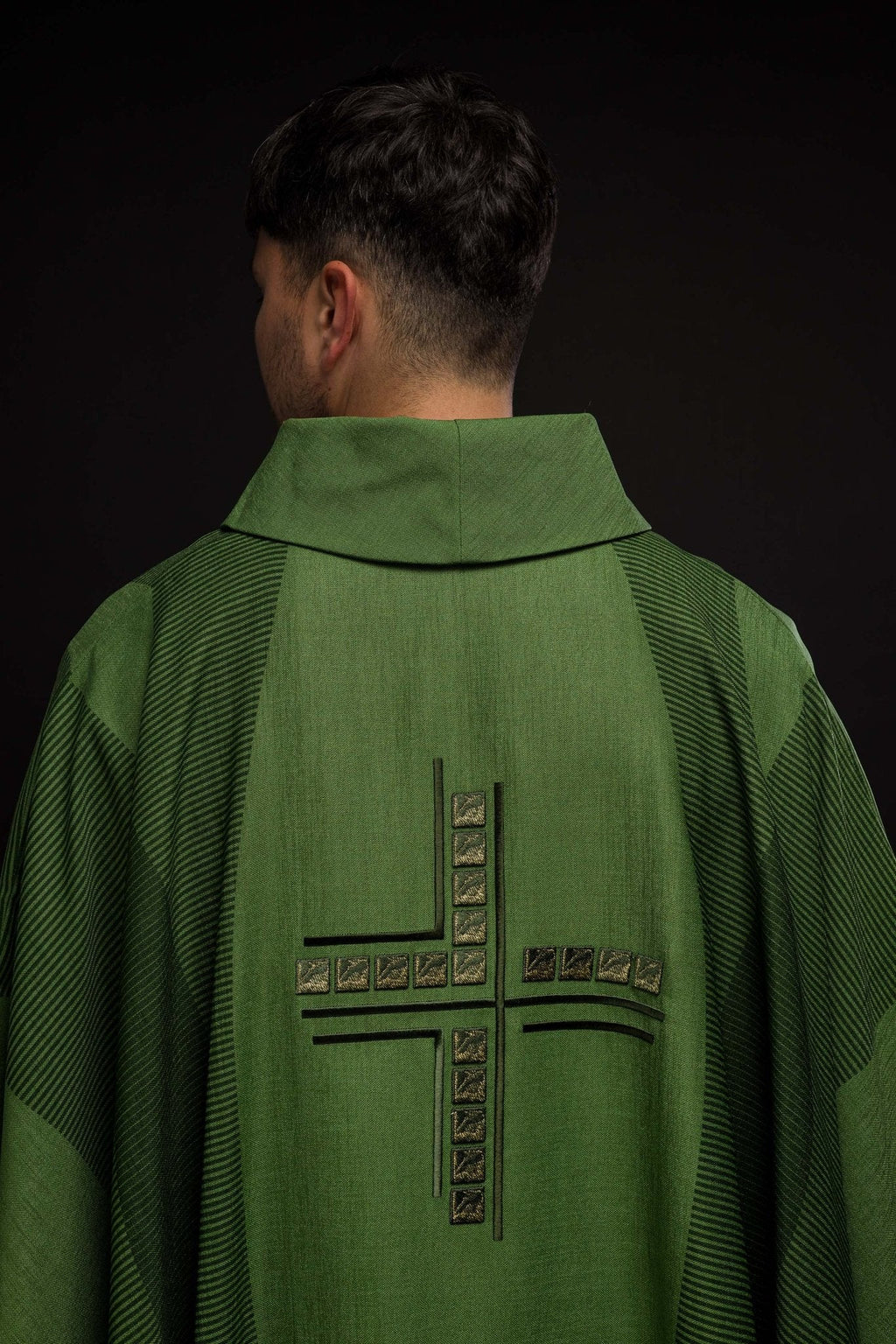 Chasuble litúrgico verde con cruz HA7036 - 01 ZIELONY - CHASUBLES.FR