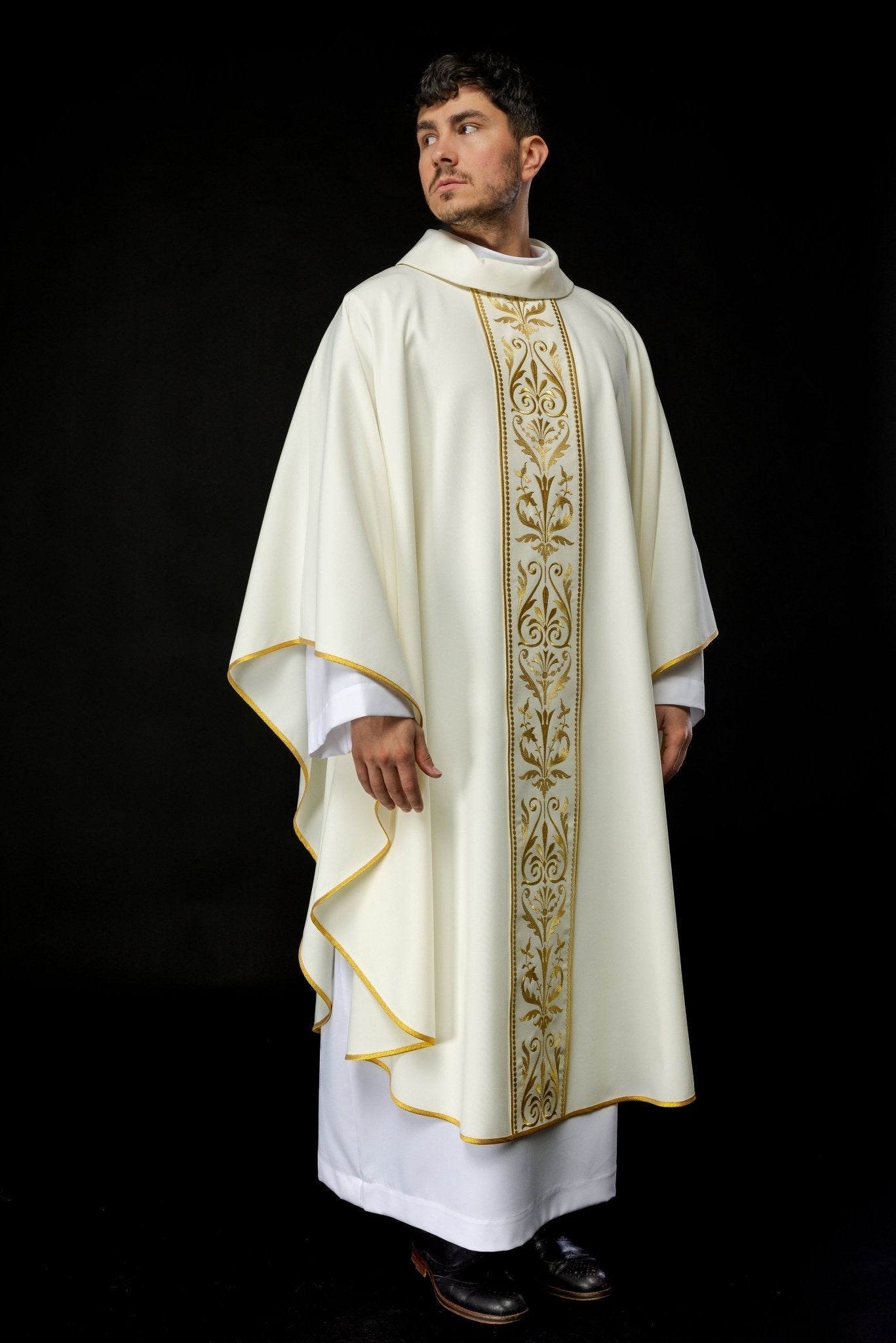 Chasuble liturgique avec ceinture brodée en écru KOR/008/05/01 ECRU - CHASUBLES.FR