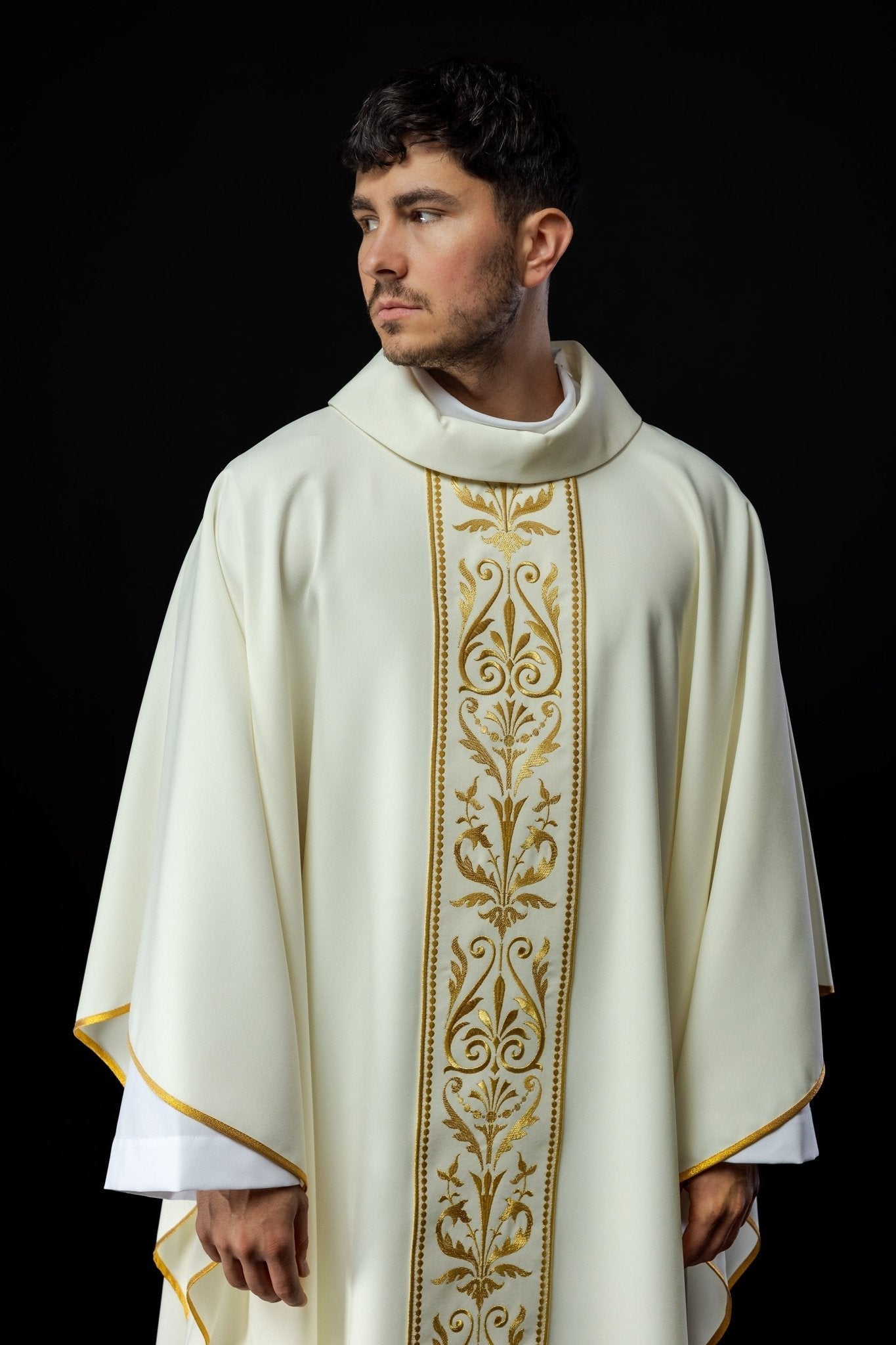Chasuble liturgique avec ceinture brodée en écru KOR/008/05/01 ECRU - CHASUBLES.FR