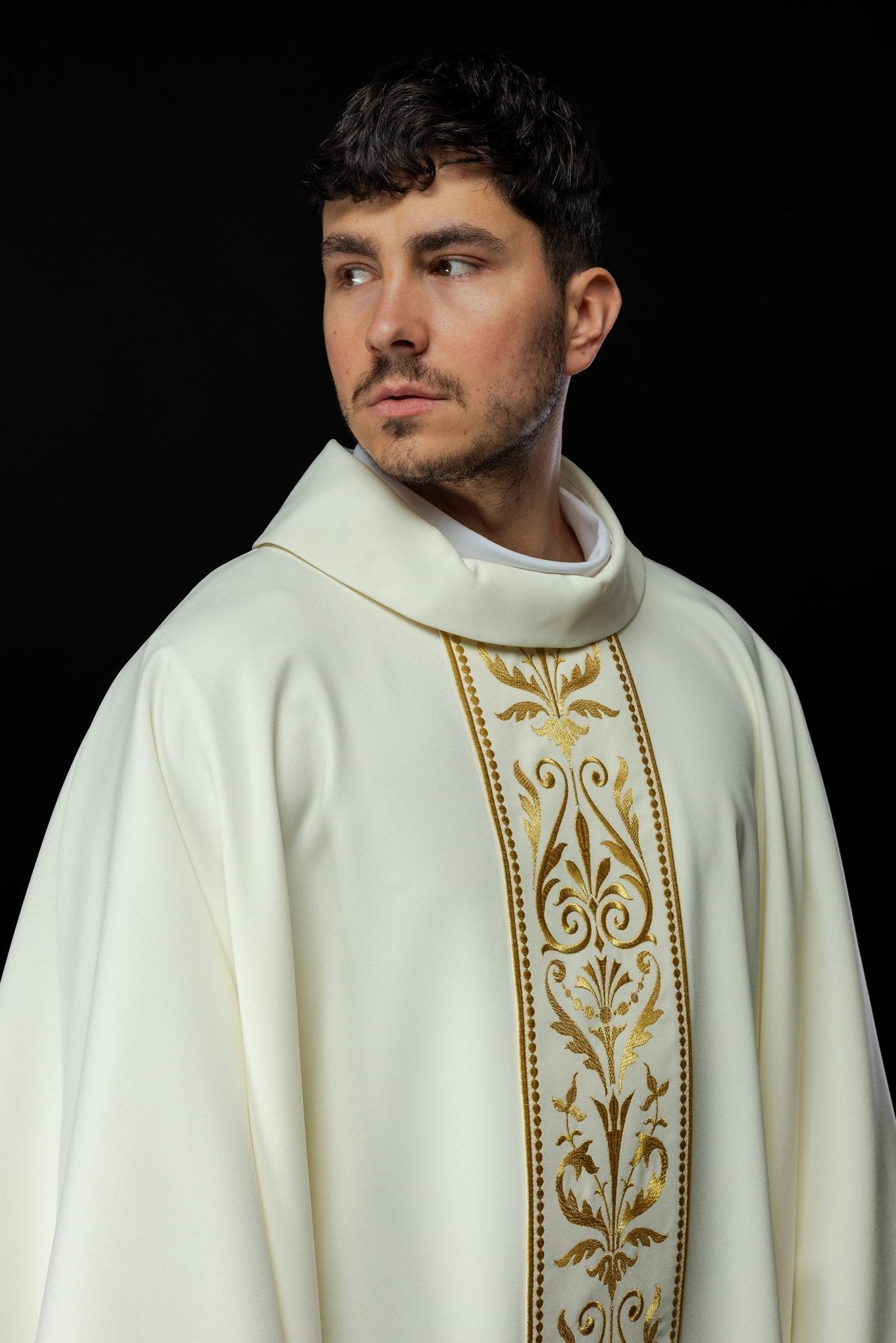 Chasuble liturgique avec ceinture brodée en écru KOR/008/05/01 ECRU - CHASUBLES.FR