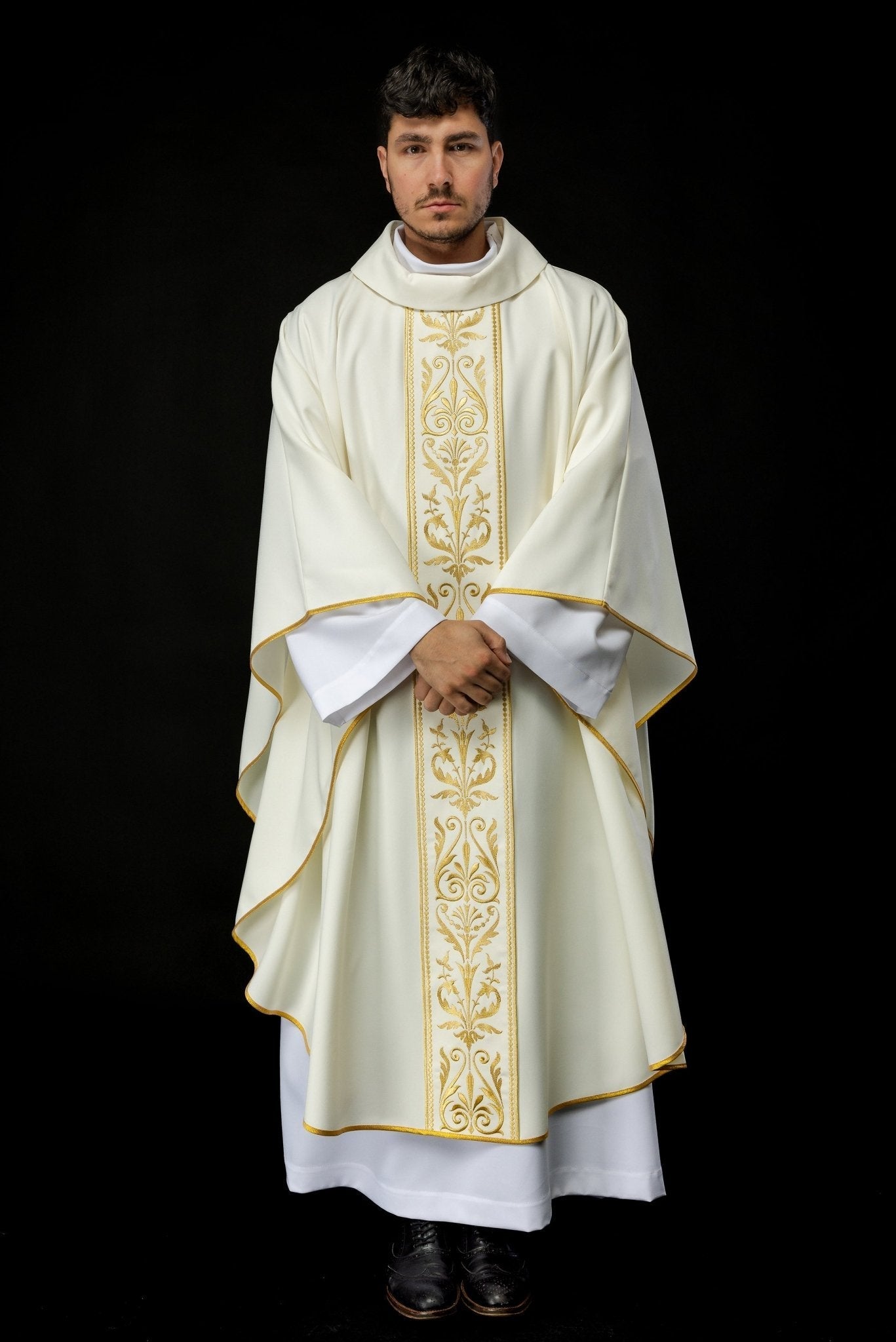 Chasuble liturgique avec ceinture brodée en écru KOR/008/05/01 ECRU - CHASUBLES.FR