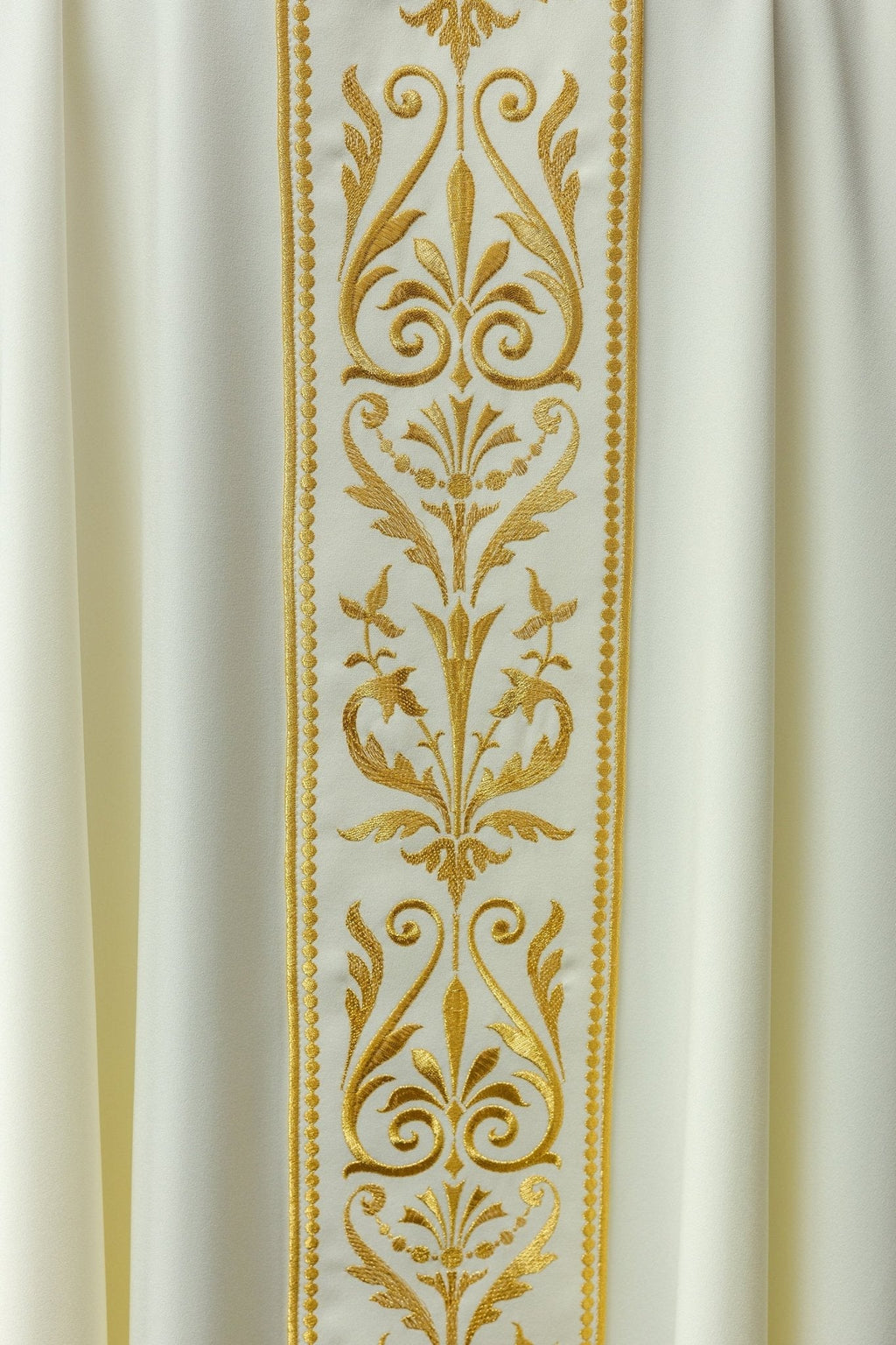 Chasuble liturgique avec ceinture brodée en écru KOR/008/05/01 ECRU - CHASUBLES.FR