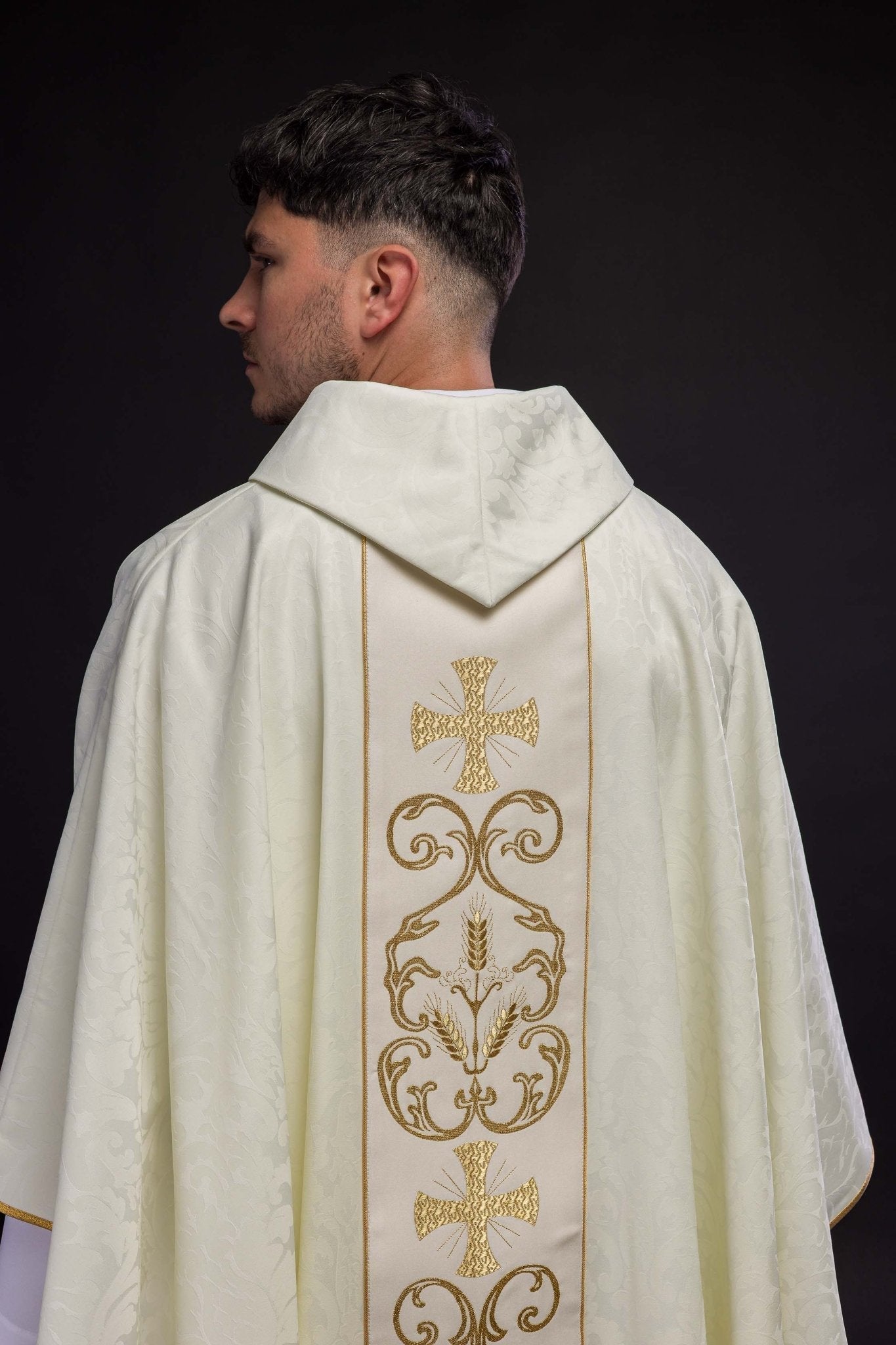 Chasuble liturgique avec ceinture décorée KOR/148/05/81 - CHASUBLES.FR
