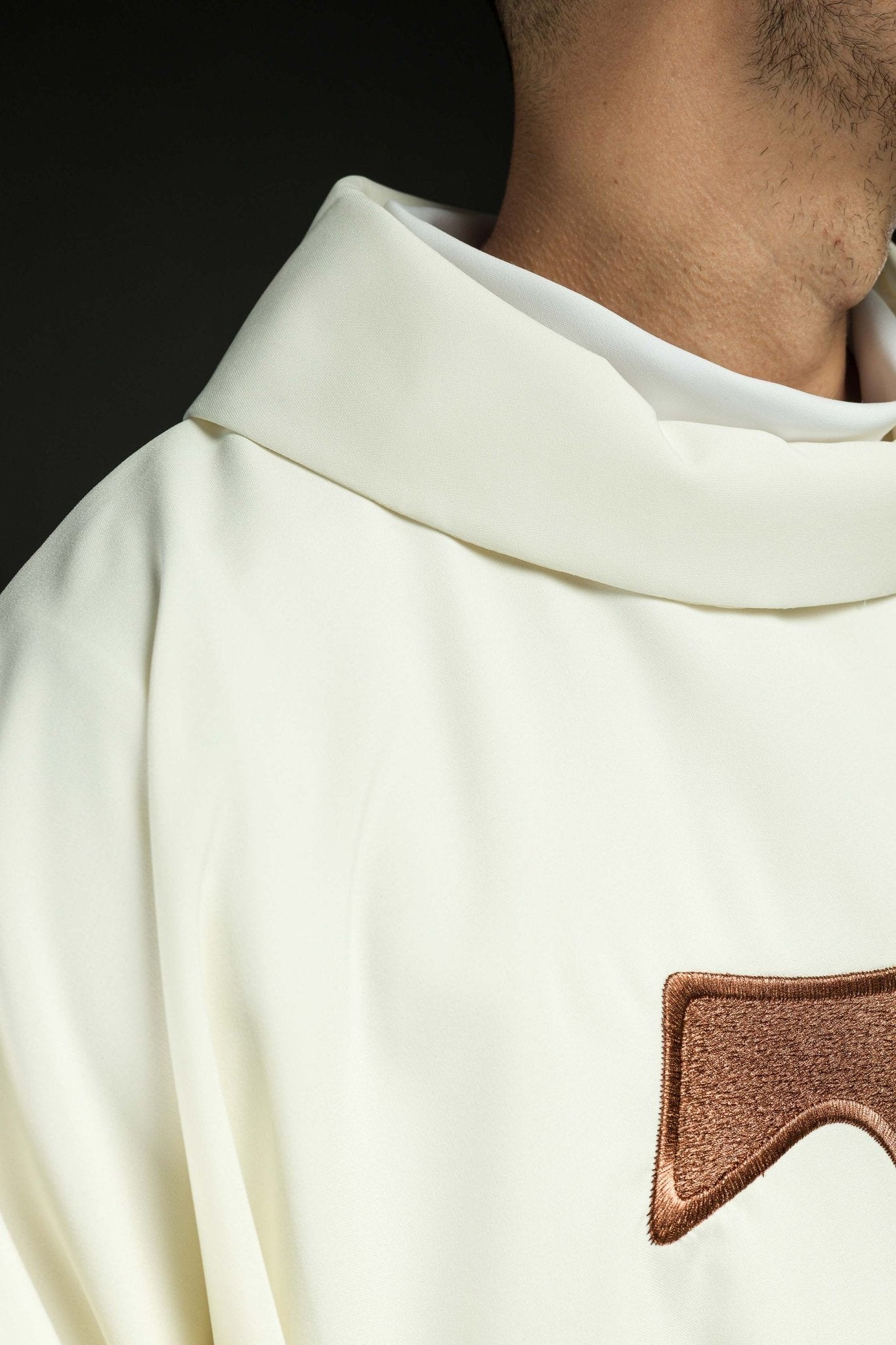 Chasuble liturgique avec croix franciscaine KOR/180/05/01 ECRU - CHASUBLES.FR