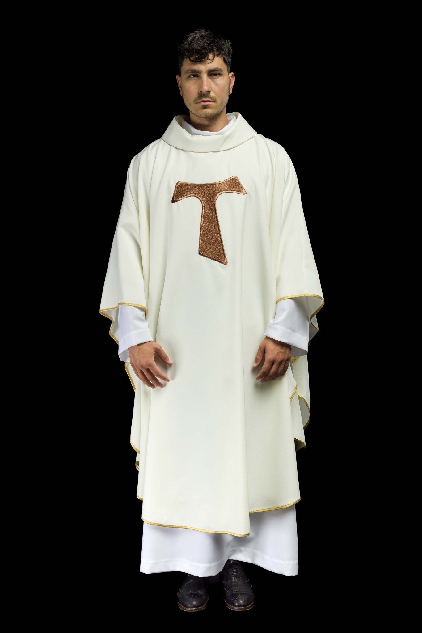 Chasuble liturgique avec croix franciscaine KOR/180/05/01 ECRU - CHASUBLES.FR