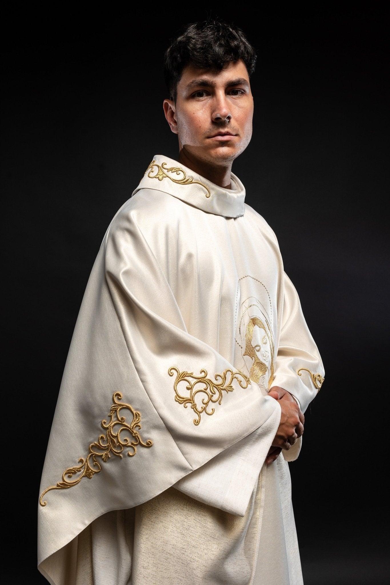 Chasuble liturgique avec l'image de la Vierge des câlins S - 7055 - 05 - 54 - CHASUBLES.FR