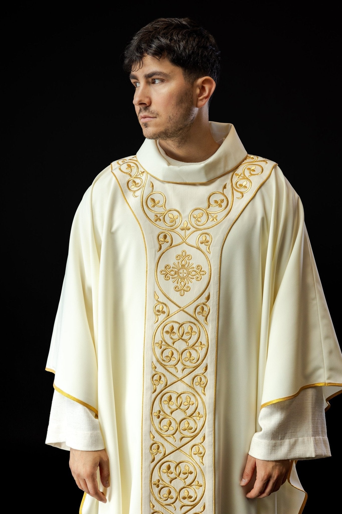 Chasuble liturgique en velours avec ceinture richement décorée KOR/169/05 - CHASUBLES.FR