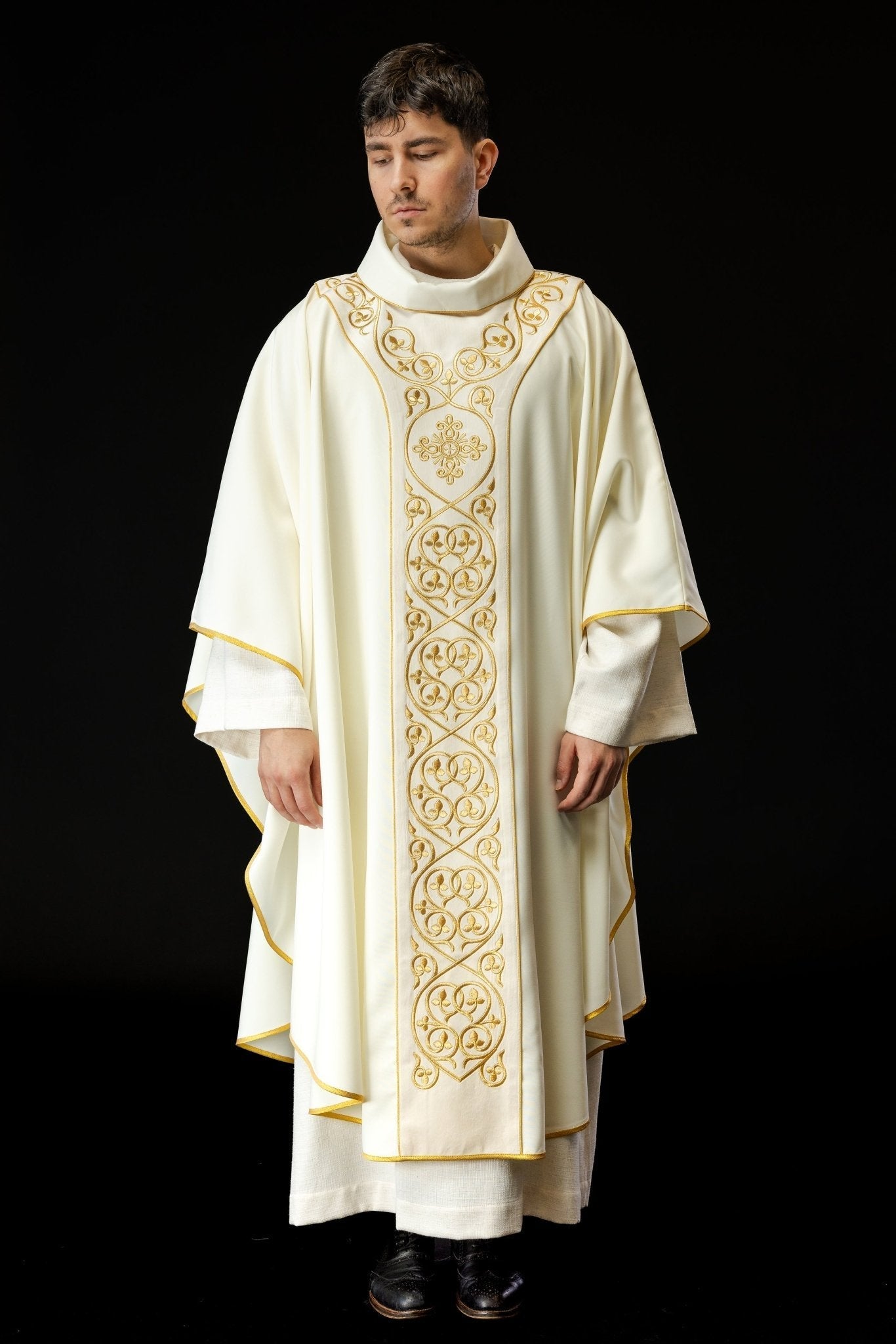 Chasuble liturgique en velours avec ceinture richement décorée KOR/169/05 - CHASUBLES.FR