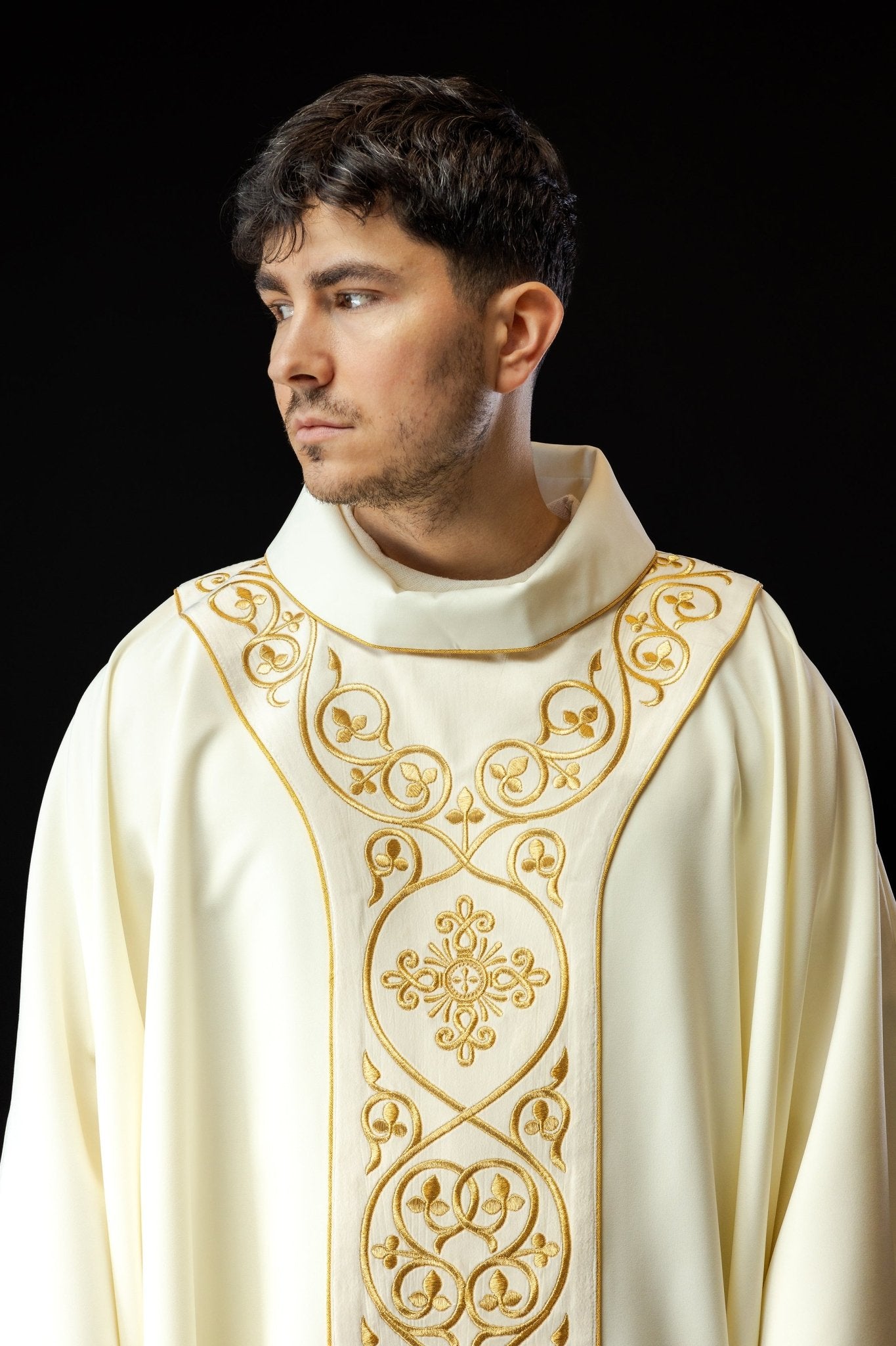 Chasuble liturgique en velours avec ceinture richement décorée KOR/169/05 - CHASUBLES.FR