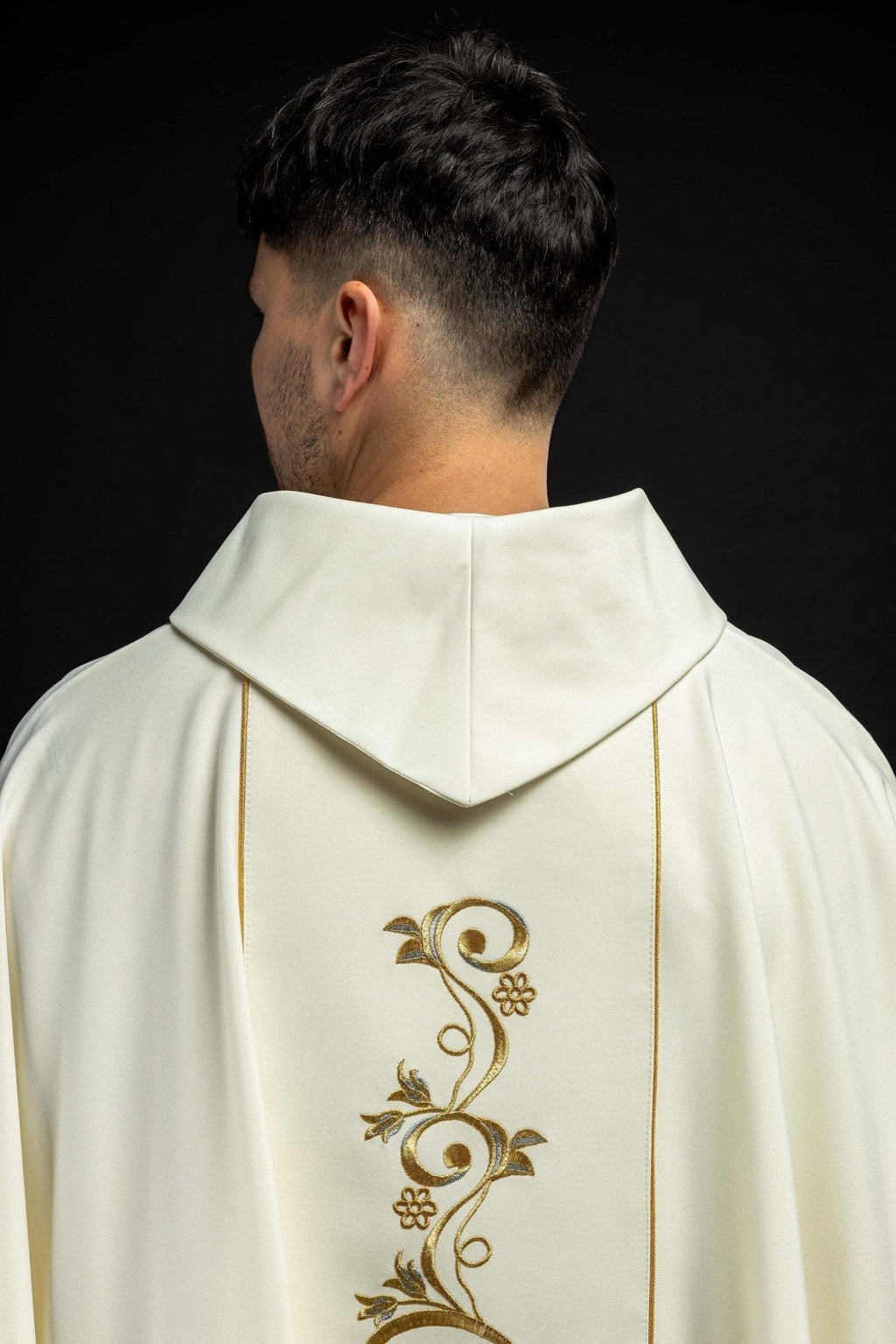 Chasuble liturgique mariale avec ceinture brodée écrue KOR/072/05/01 ECRU - CHASUBLES.FR