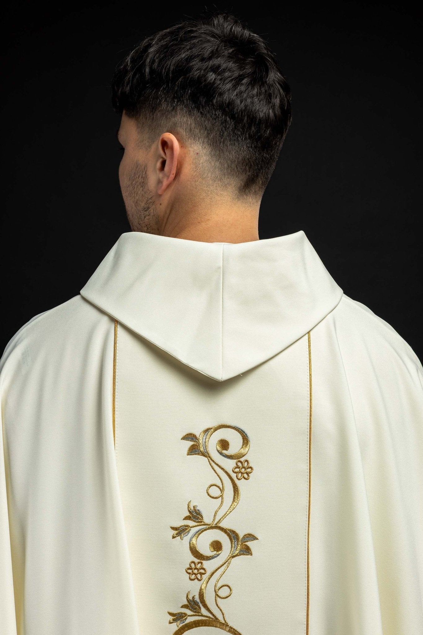 Chasuble liturgique mariale avec ceinture brodée écrue KOR/072/05/01 ECRU - CHASUBLES.FR