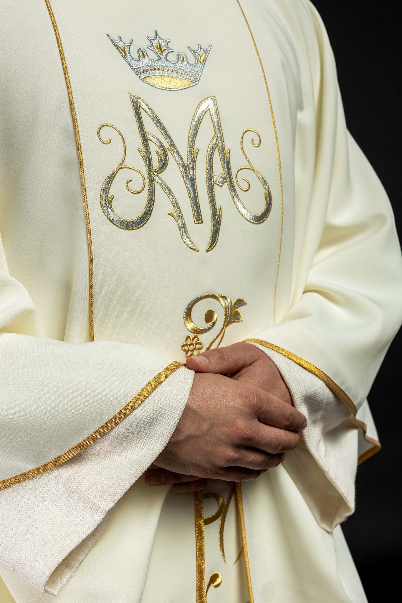 Chasuble liturgique mariale avec ceinture brodée écrue KOR/072/05/01 ECRU - CHASUBLES.FR
