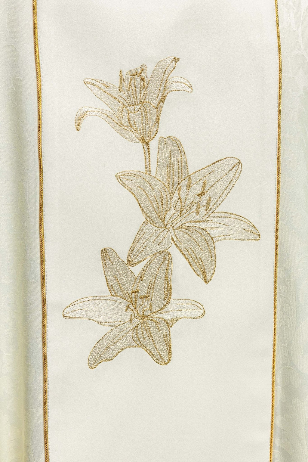 Chasuble liturgique mariale avec lys brodés S - 7058 - 05 - 81 - CHASUBLES.FR