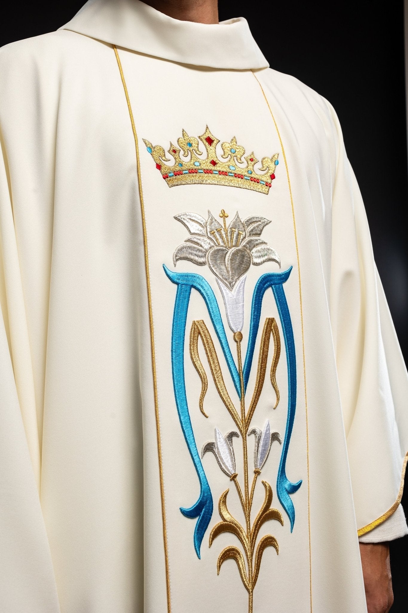 Chasuble liturgique mariale brodée d'une couronne écrue KOR/058/05/01 ECRU - CHASUBLES.FR