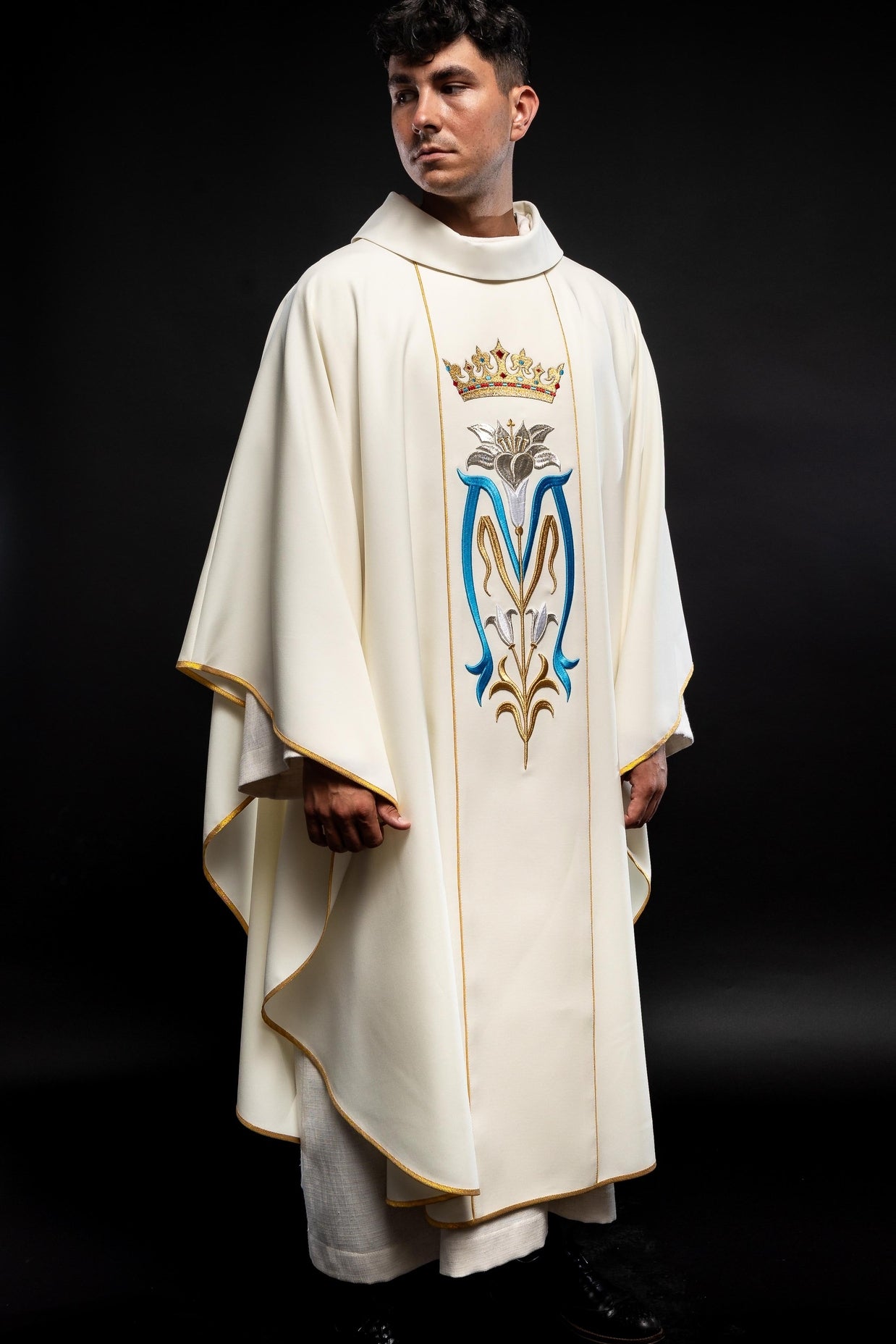 Chasuble liturgique mariale brodée d'une couronne écrue KOR/058/05/01 ECRU - CHASUBLES.FR