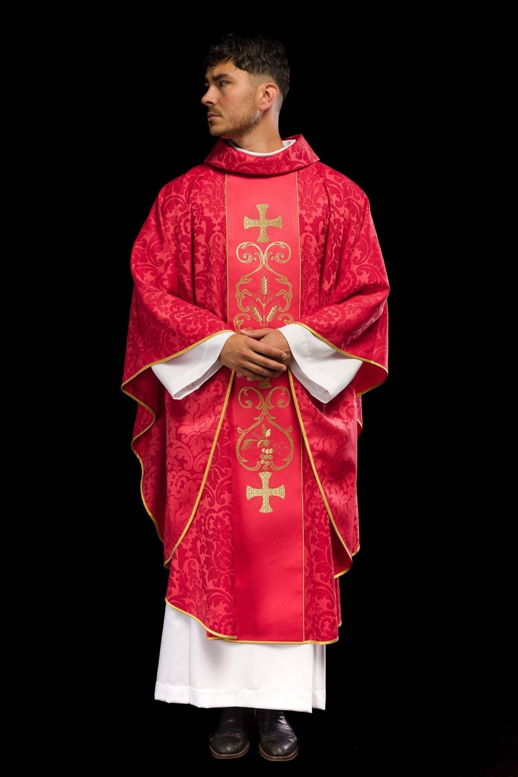 Chasuble liturgique rouge ornée d'une ceinture brodée KOR/148/02/81 - CHASUBLES.FR