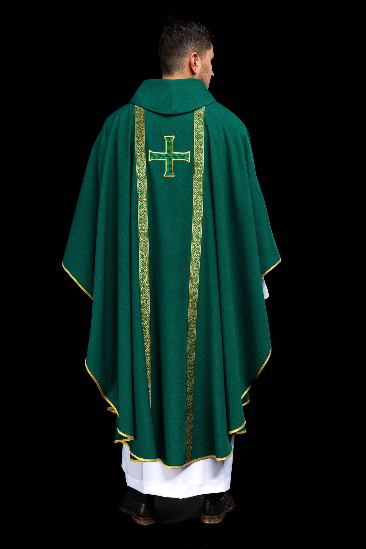 Chasuble liturgique verte avec croix brodée et bandes jacquard KOR/975/01/70 - CHASUBLES.FR