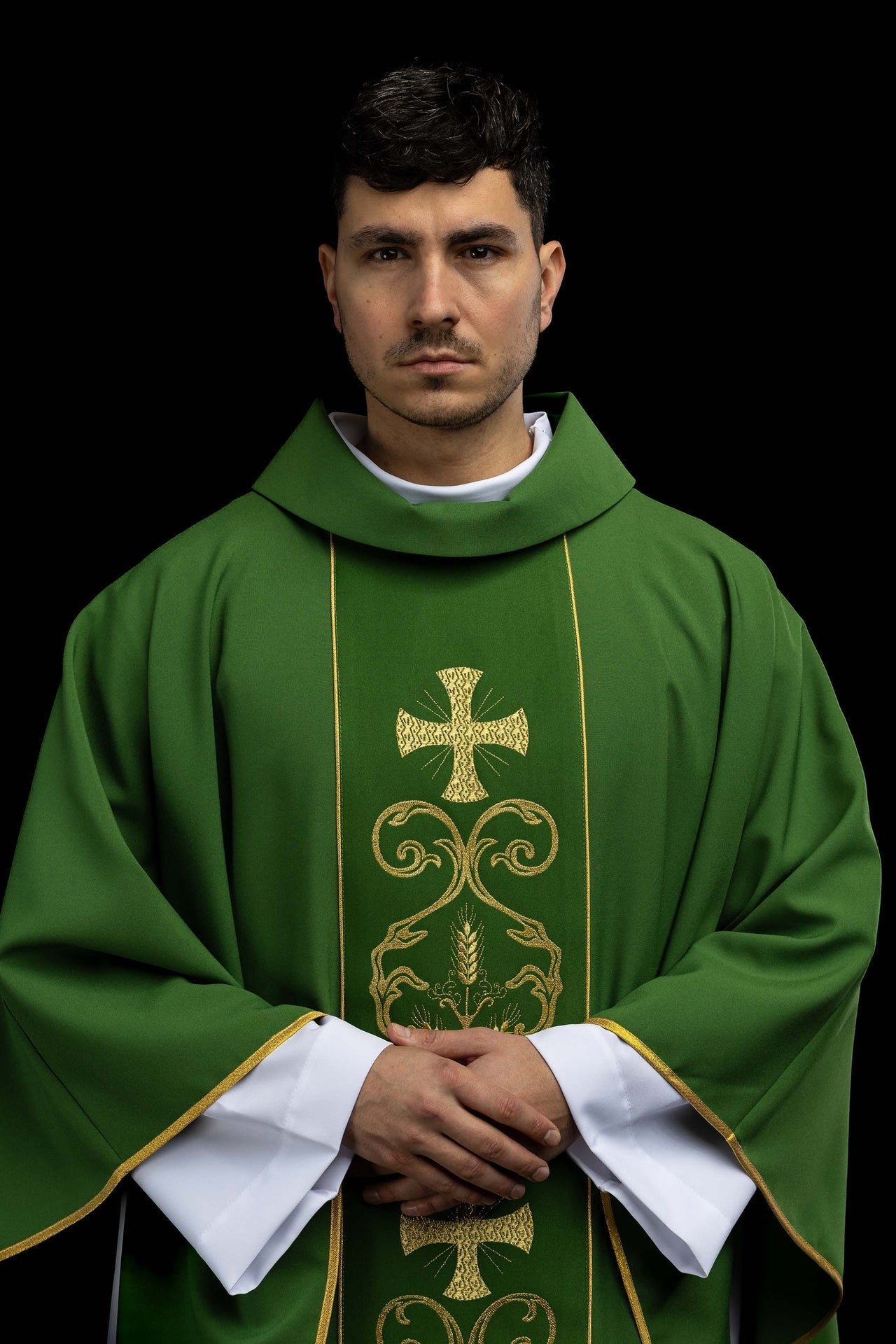 Chasuble liturgique verte ornée d’un galon brodé KOR/148/01/01 ZIELONY - CHASUBLES.FR