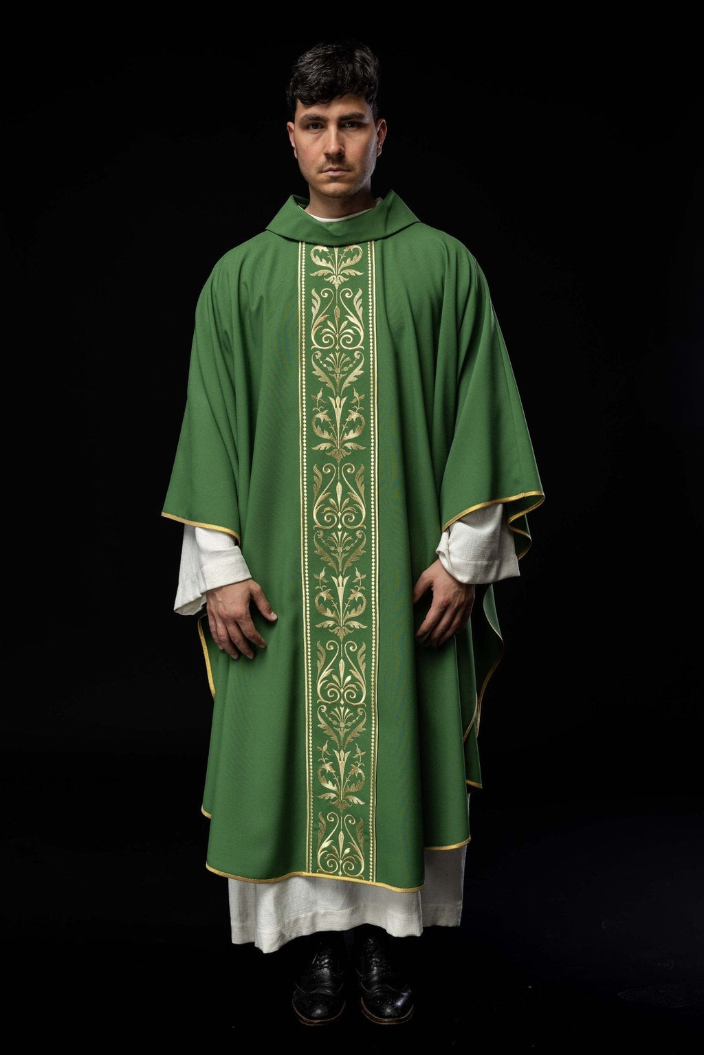 Chasuble liturgique verte ornée d'une ceinture brodée d'or KOR/008/01/01 ZIELONY - CHASUBLES.FR