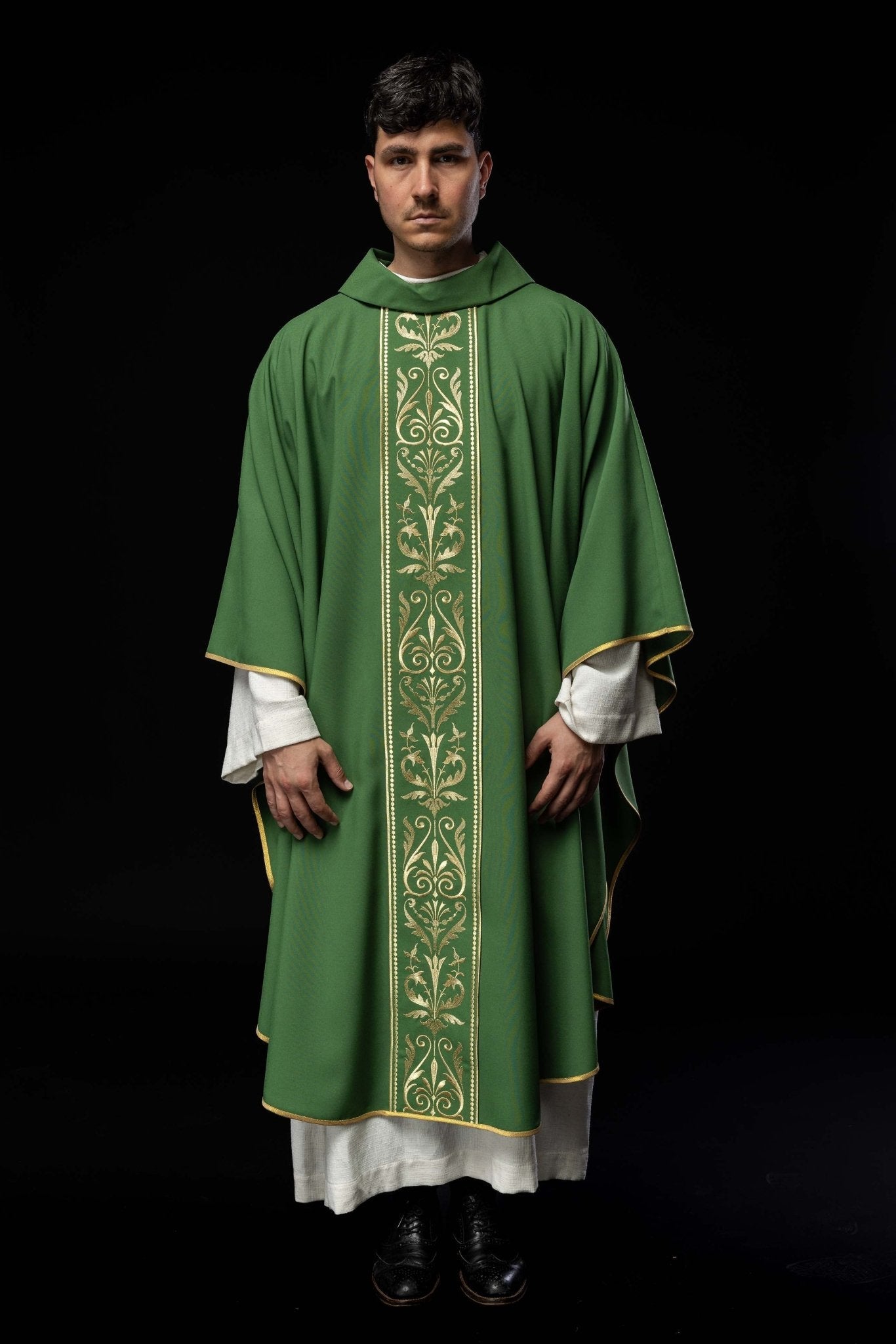 Chasuble liturgique verte ornée d'une ceinture brodée d'or KOR/008/01/01 ZIELONY - CHASUBLES.FR